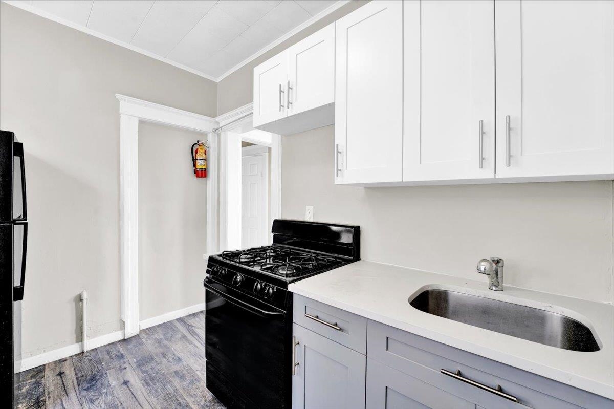 13-15 CLIFTON PL