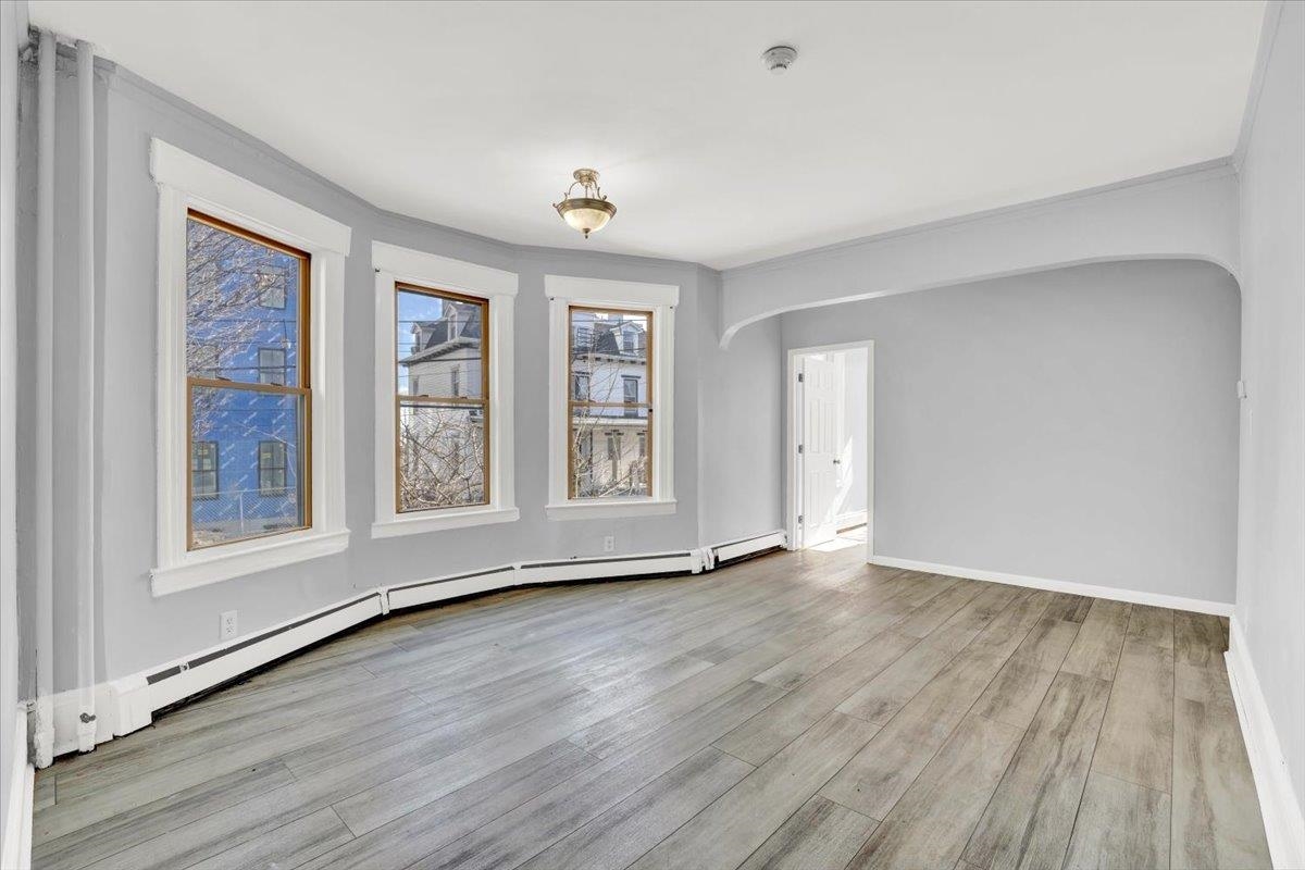 13-15 CLIFTON PL