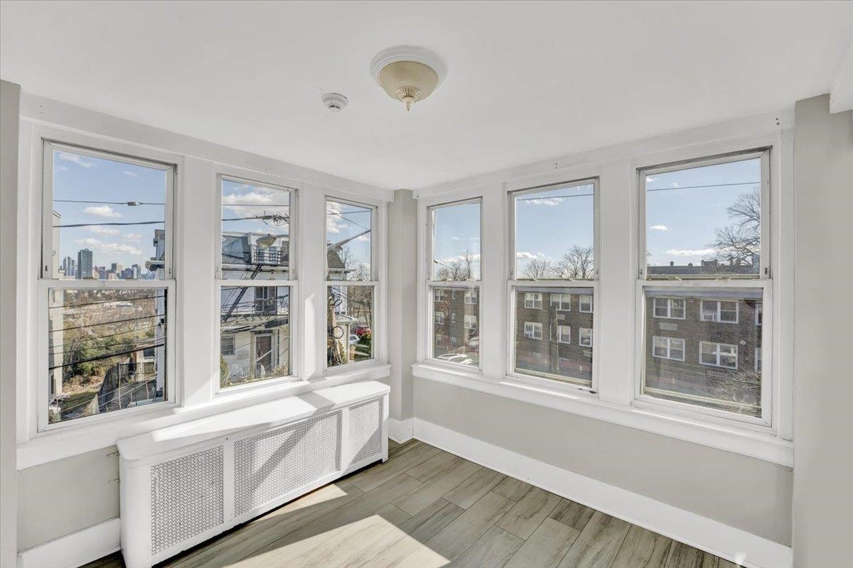 13-15 CLIFTON PL