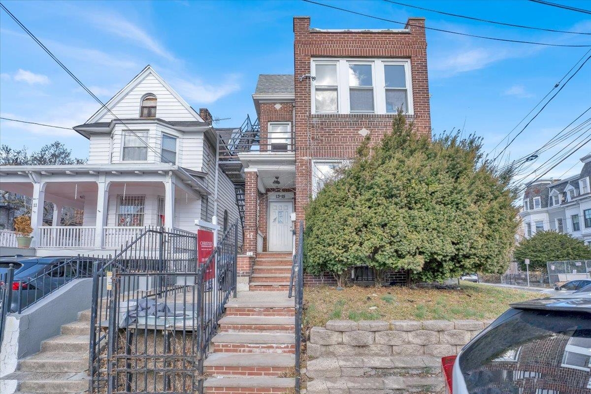 13-15 CLIFTON PL