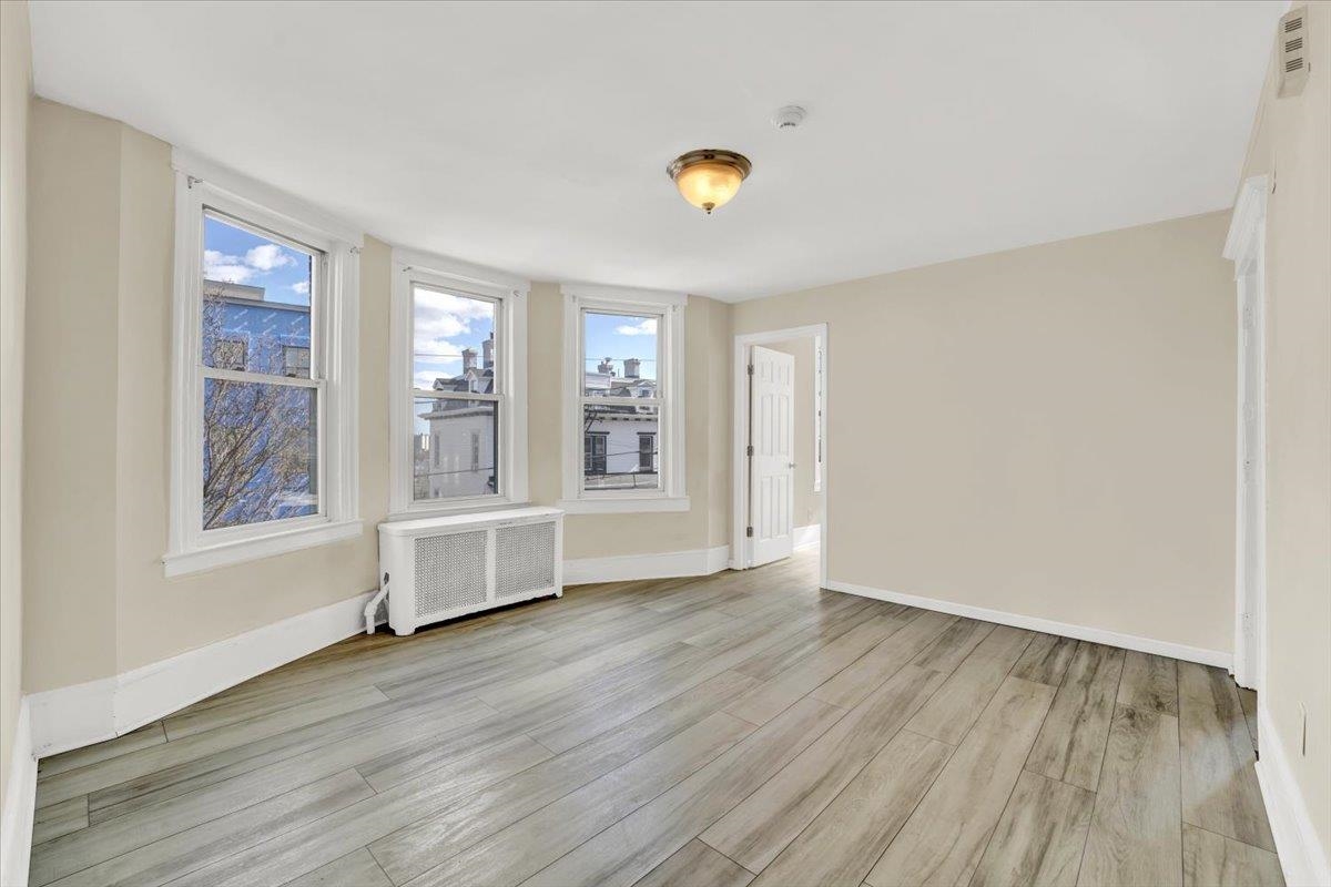 13-15 CLIFTON PL