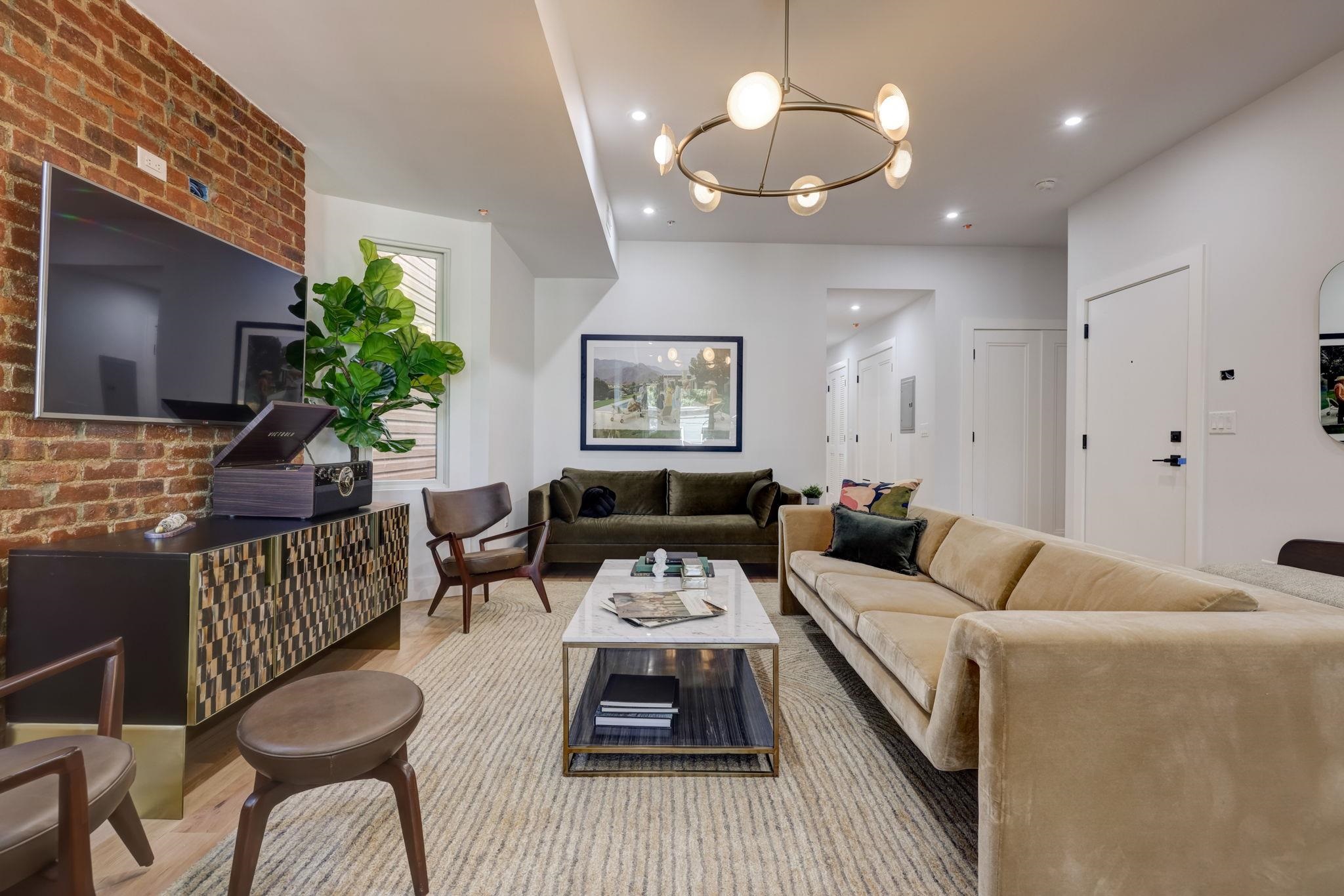 45 BOORAEM AVE Unit: 2