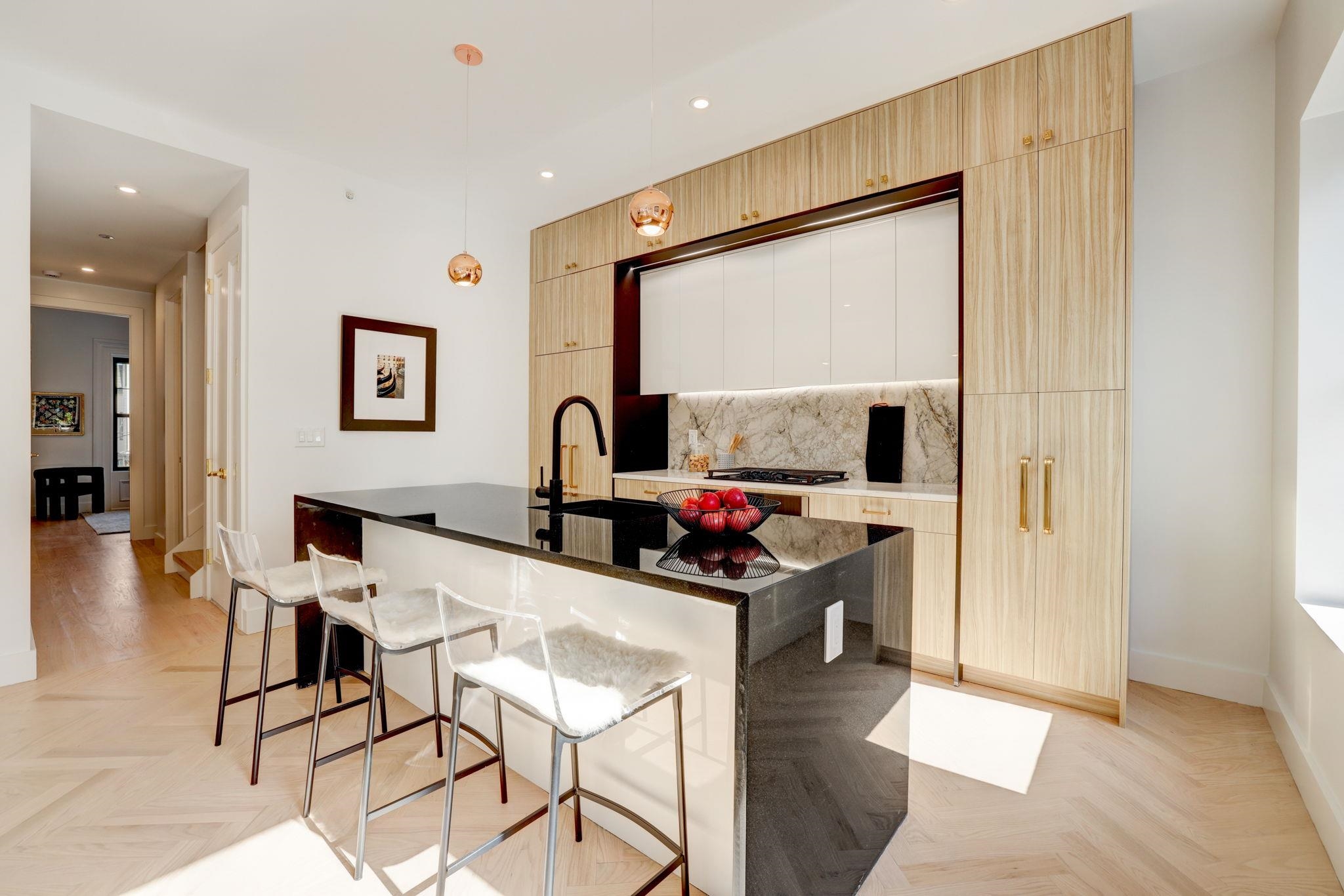 278 PACIFIC AVE Unit: #3