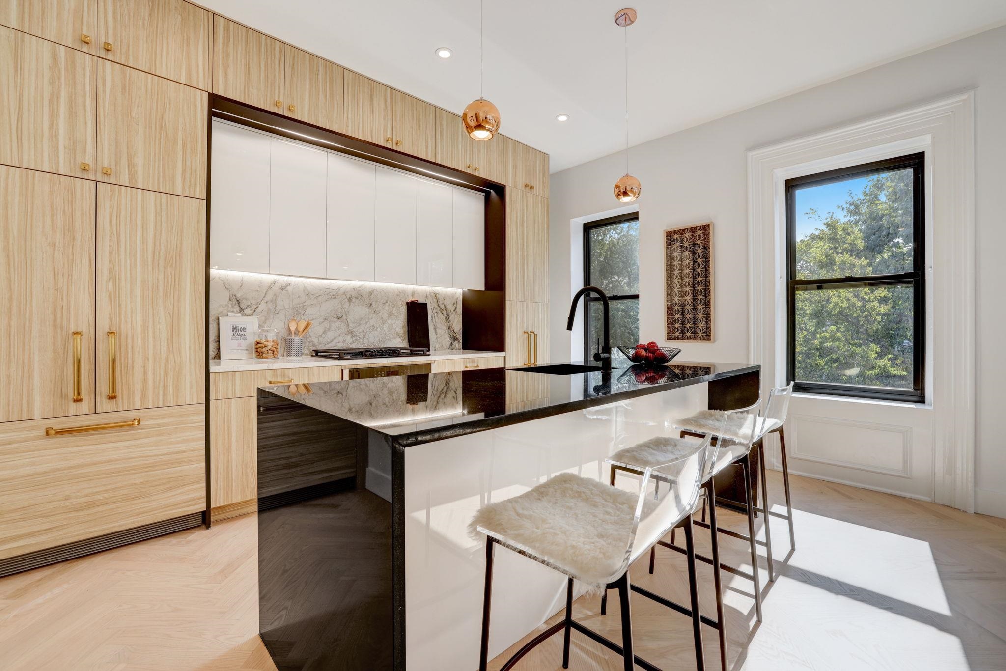 278 PACIFIC AVE Unit: #3