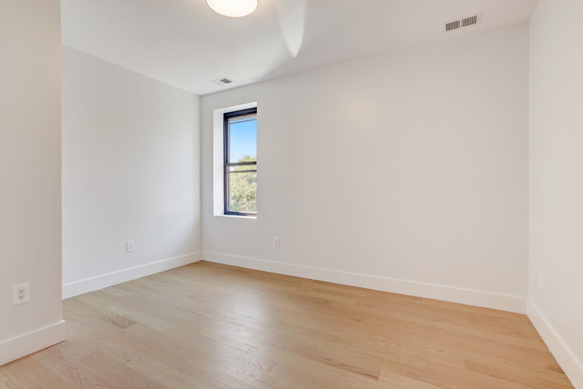 278 PACIFIC AVE Unit: 4