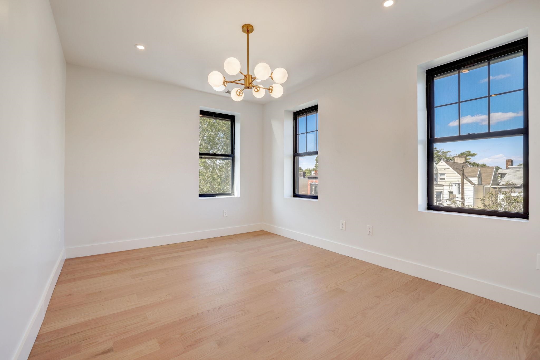 278 PACIFIC AVE Unit: 4