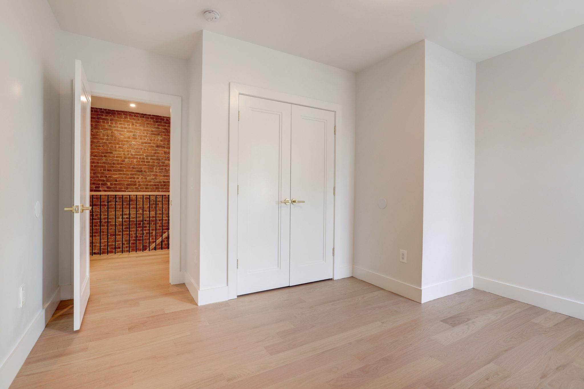 278 PACIFIC AVE Unit: 4