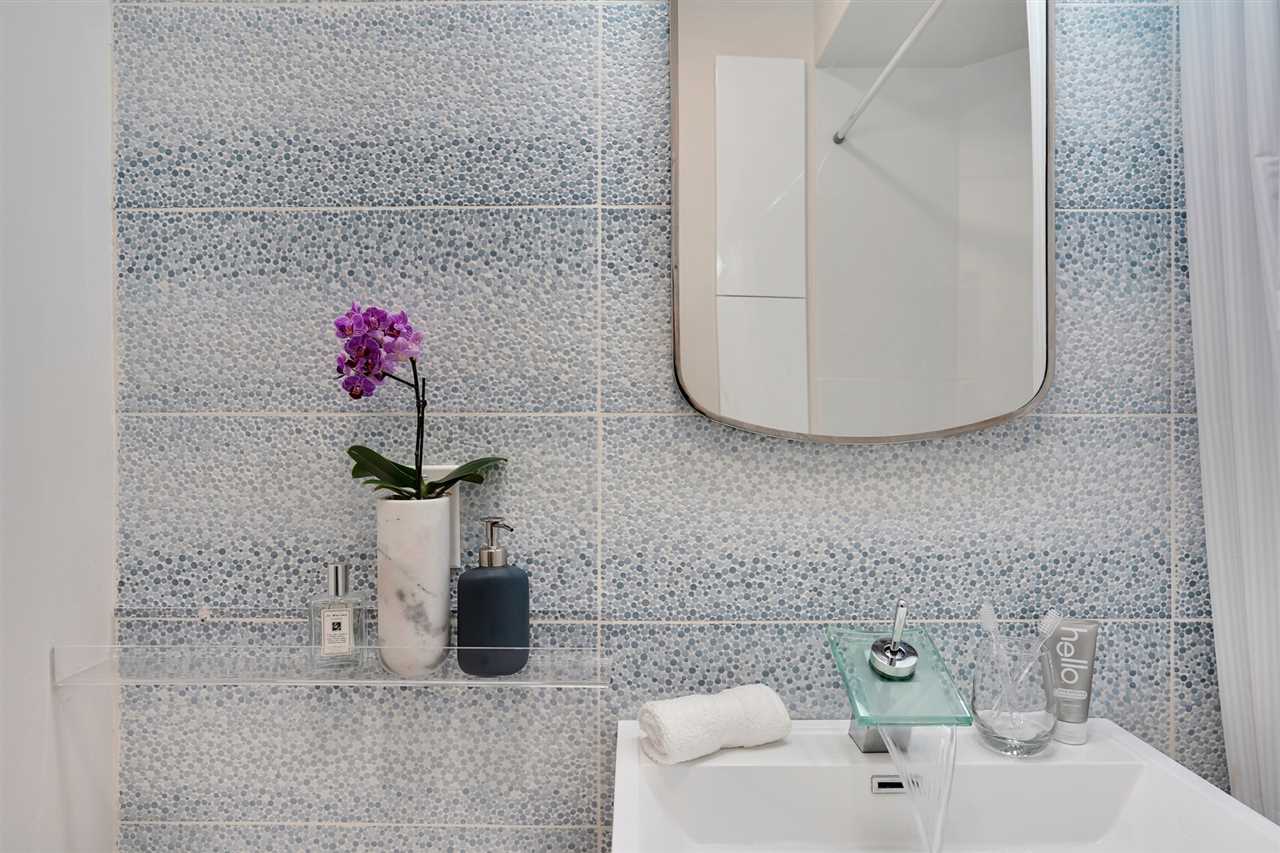 97 CLIFTON TERRACE Unit: 8