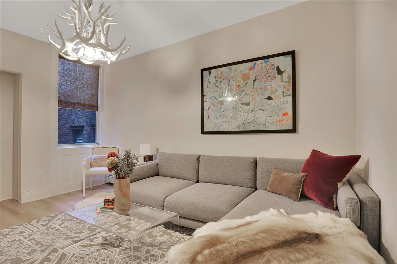 97 CLIFTON TERRACE Unit: 8