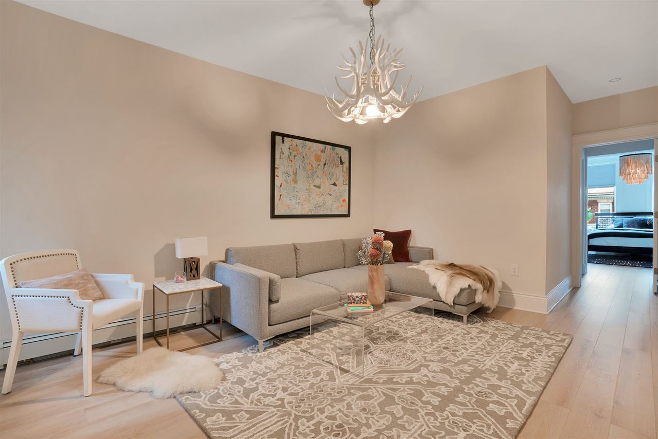 97 CLIFTON TERRACE Unit: 8