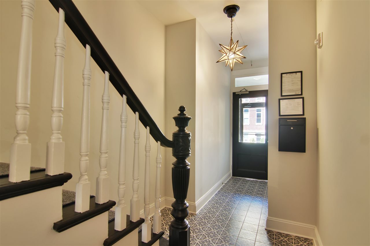 97 CLIFTON TERRACE Unit: 8
