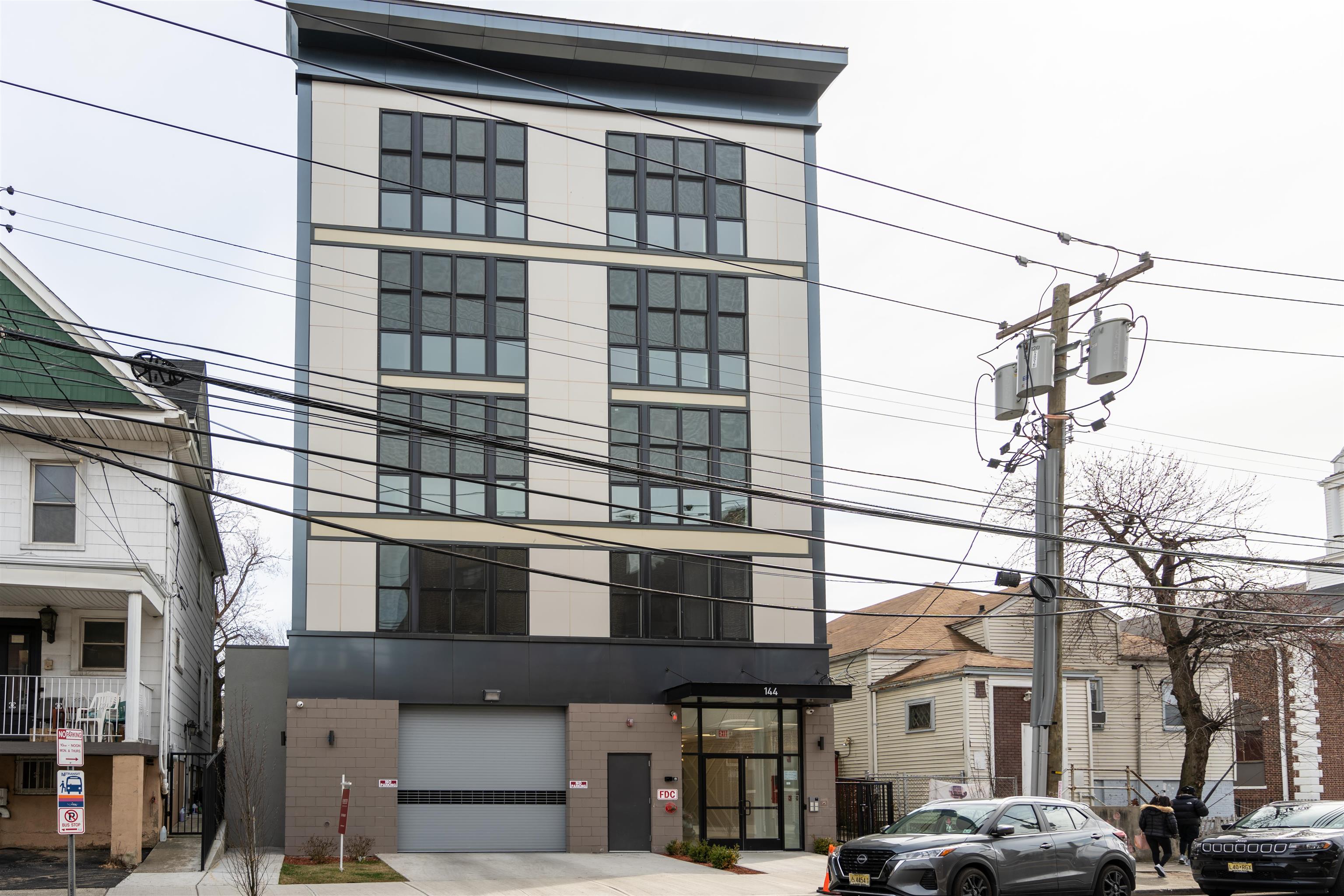 144 BERGEN AVE Unit: 5D