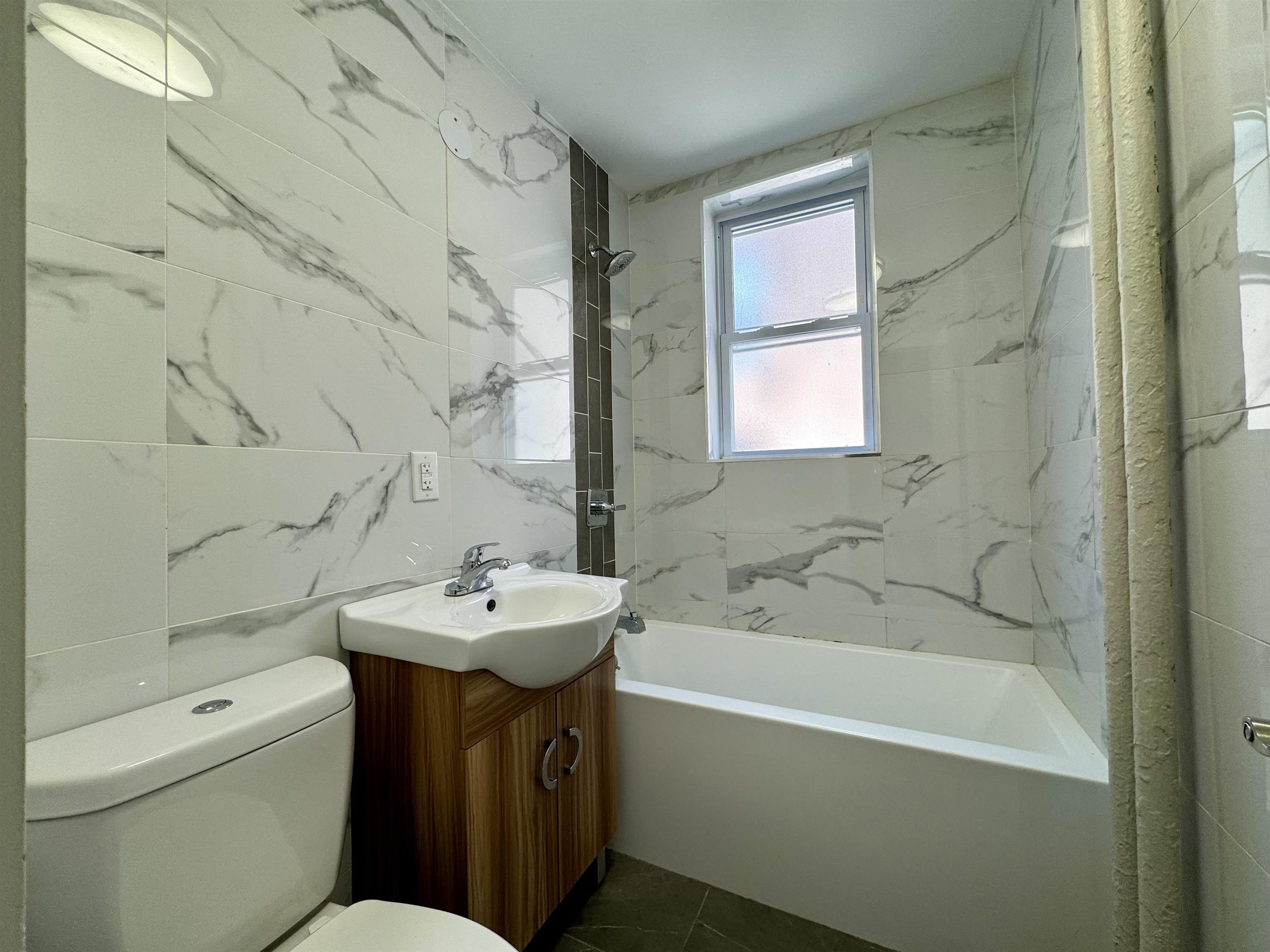 6404 PARK AVE Unit: 52