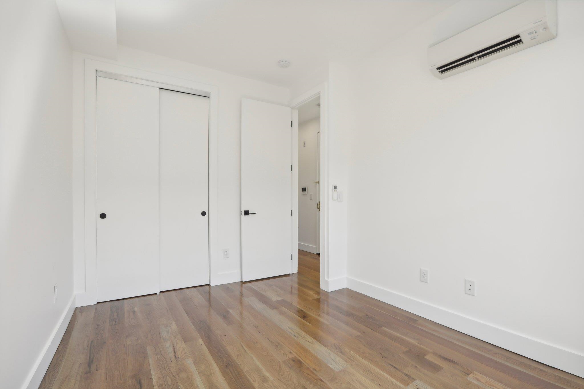 250 VAN HORNE ST Unit: 3