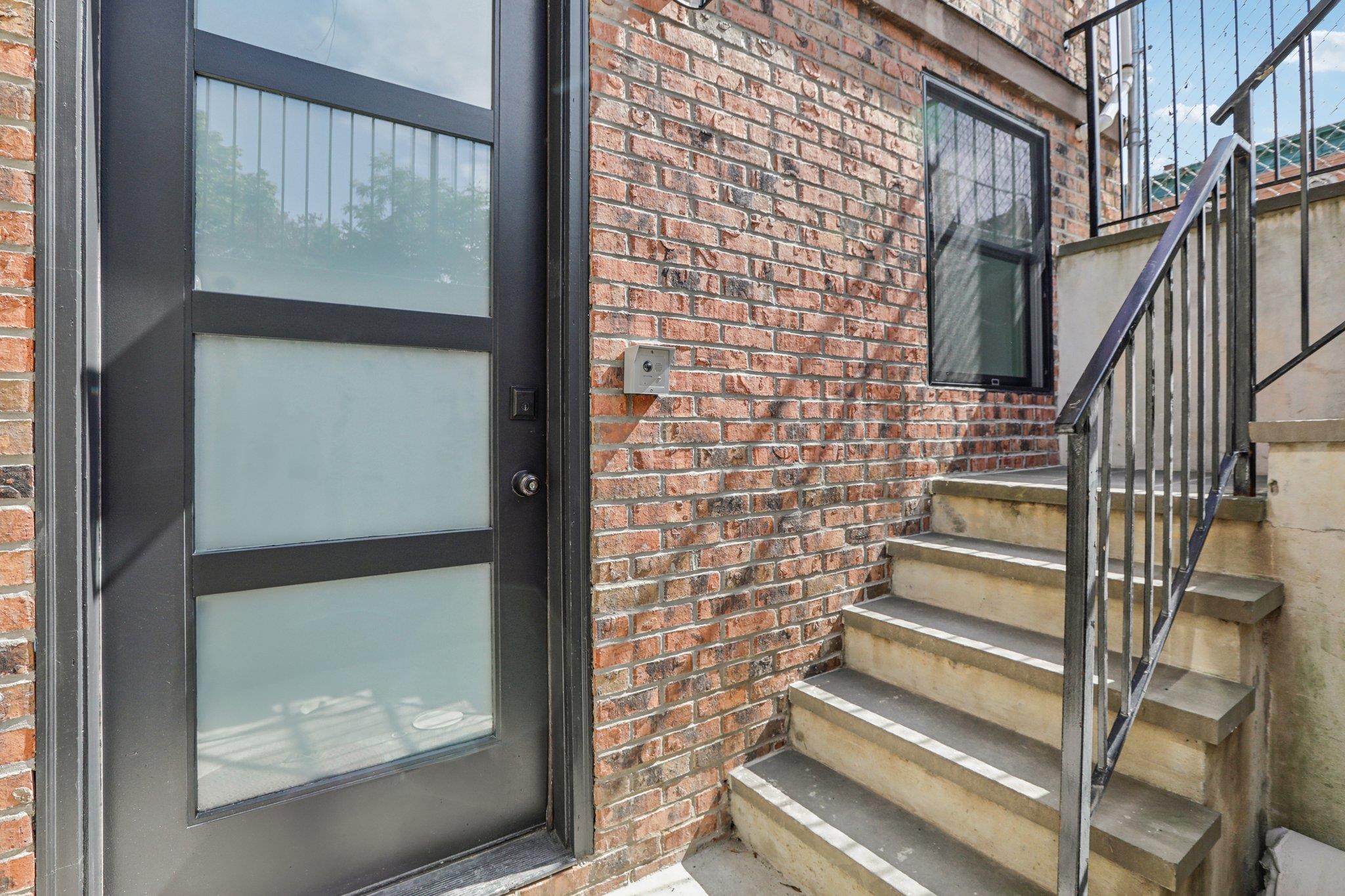 250 VAN HORNE ST Unit: 1