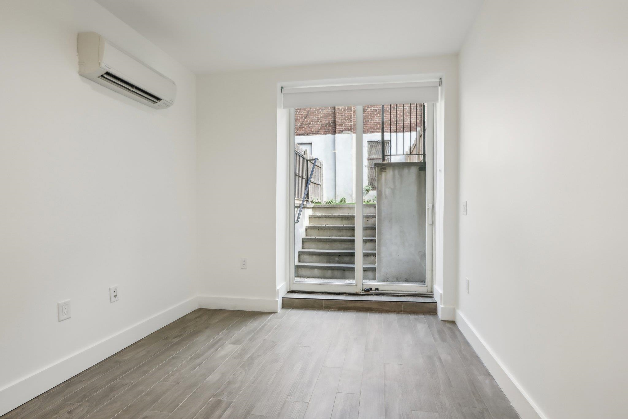 250 VAN HORNE ST Unit: 1