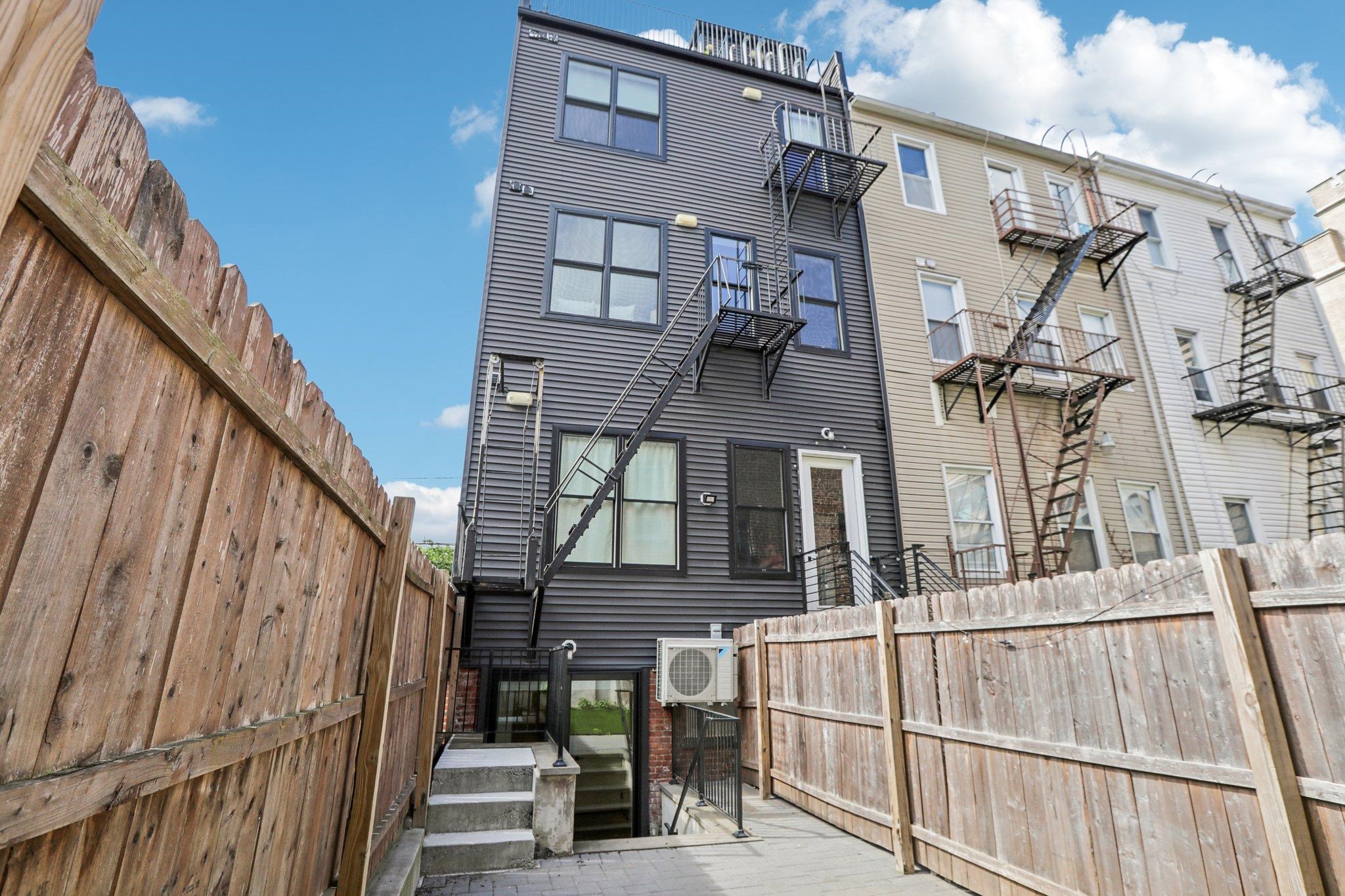 250 VAN HORNE ST Unit: 1