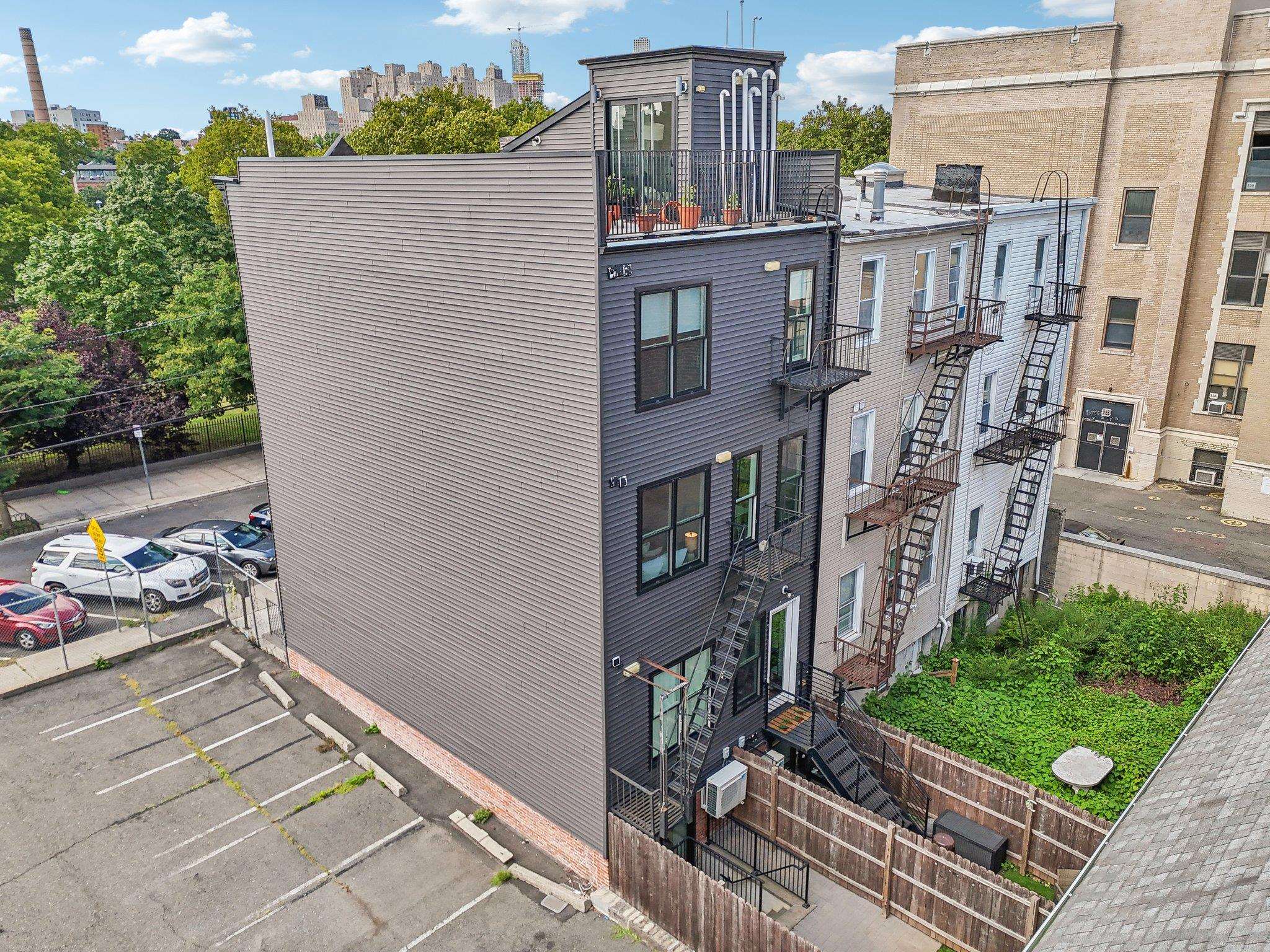 250 VAN HORNE ST Unit: 1