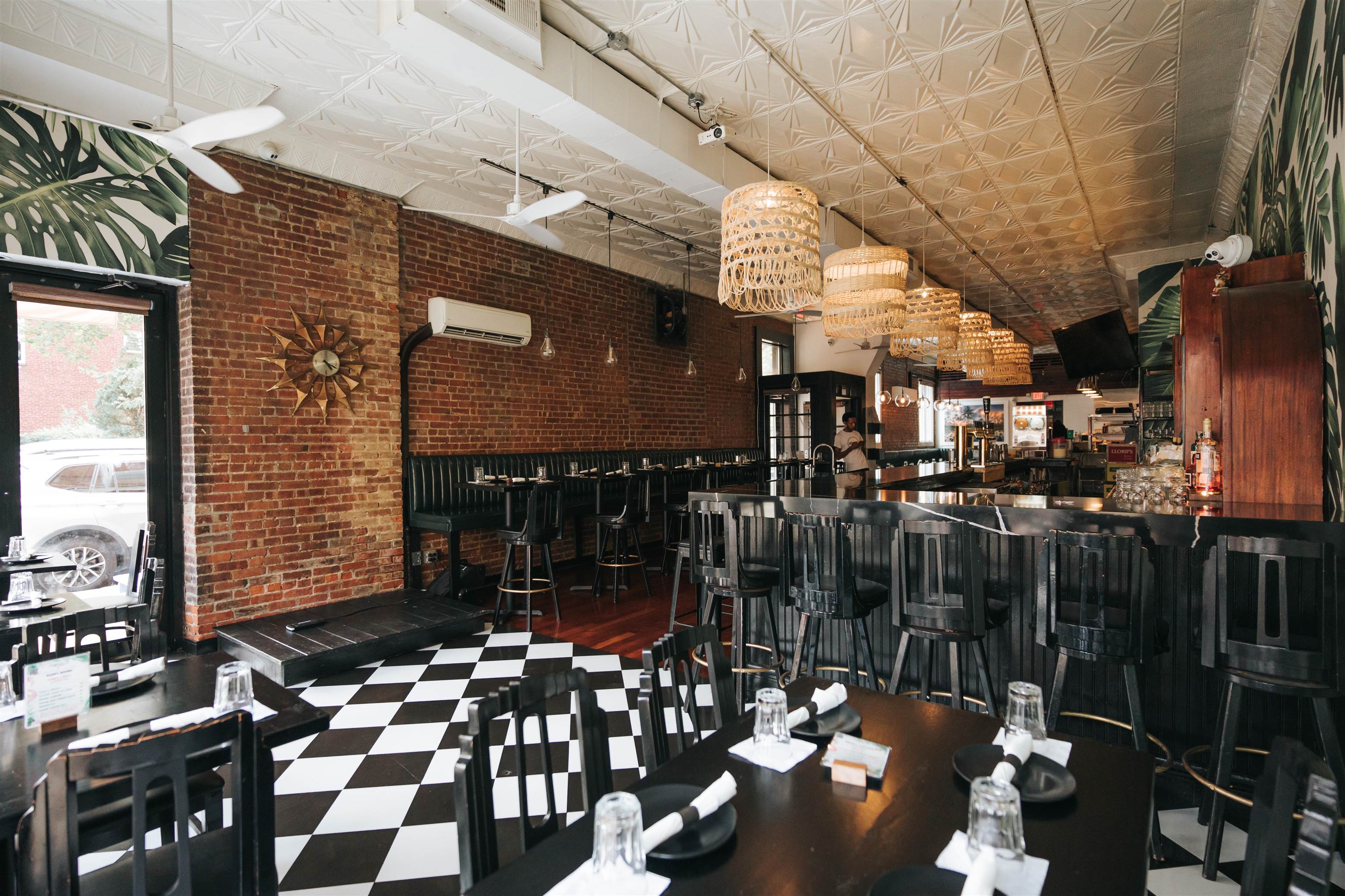 250 VAN HORNE ST Unit: 1