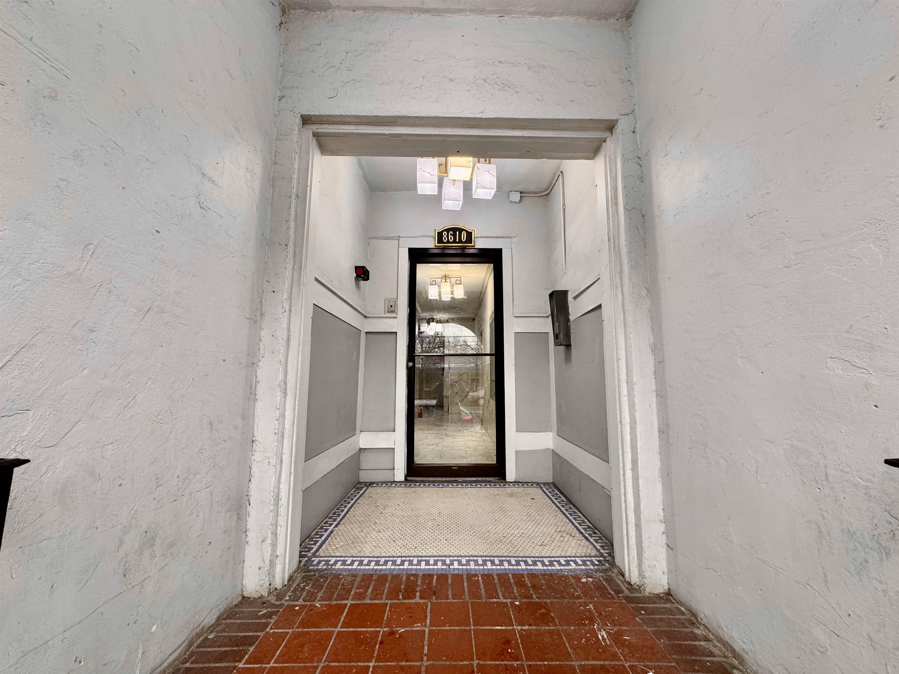 8610 KENNEDY BLVD Unit: 11