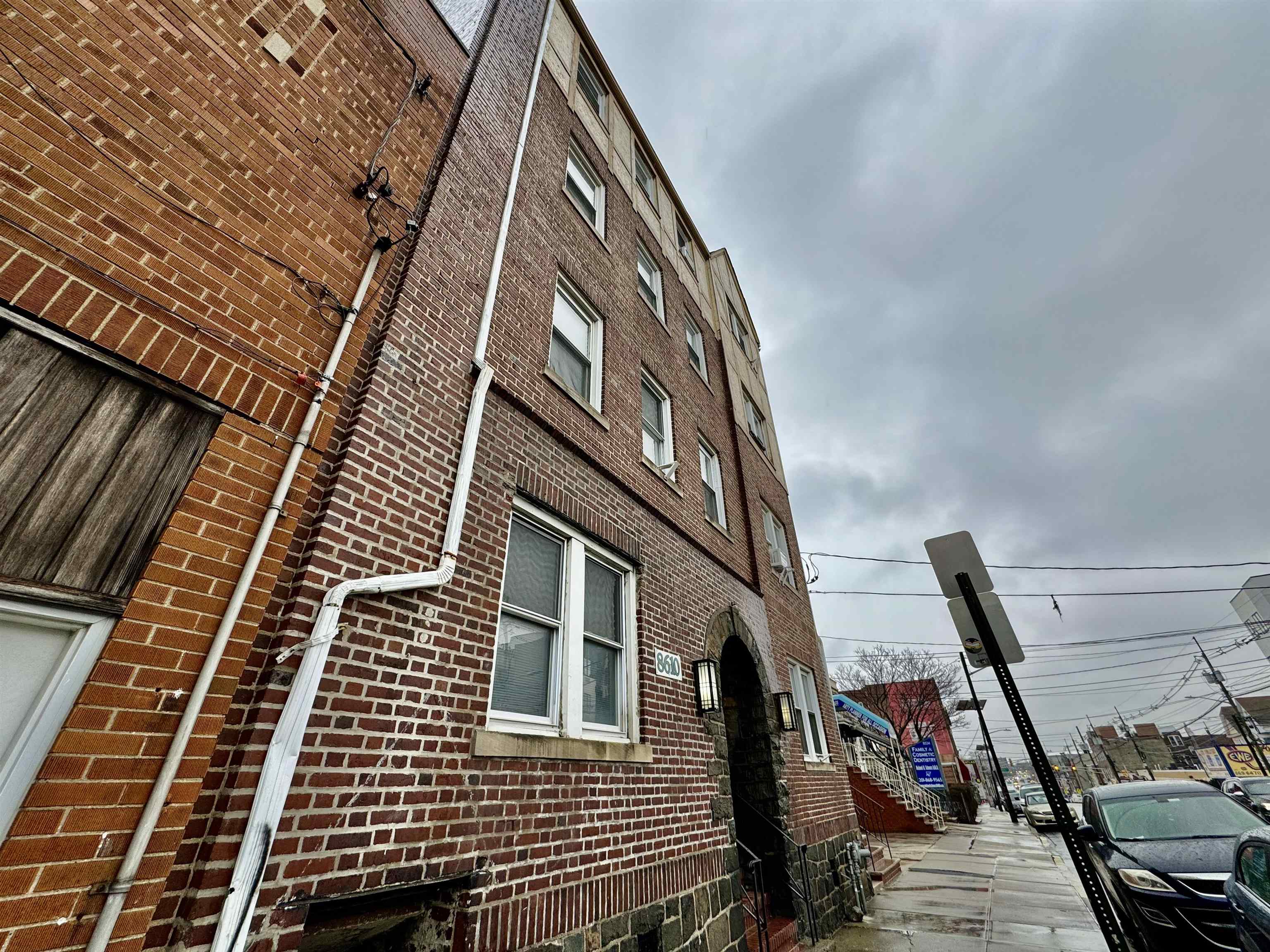 8610 KENNEDY BLVD Unit: 11