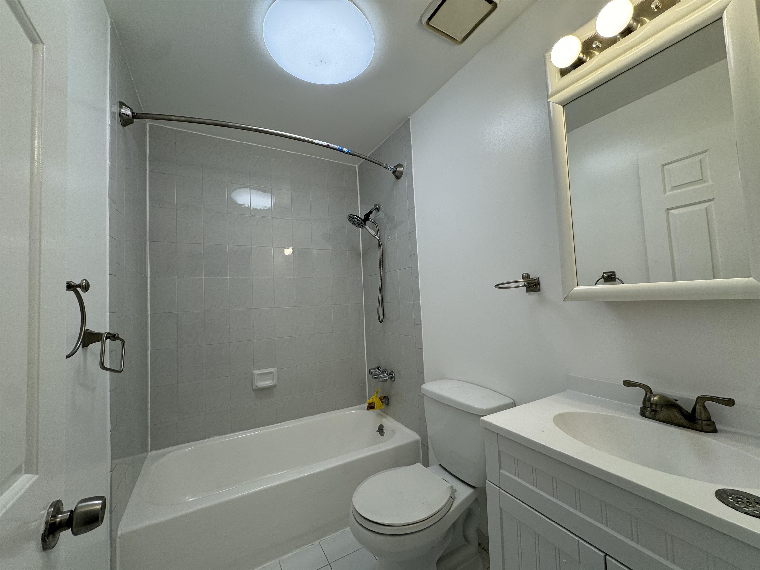 6111 PARK AVE Unit: 2C