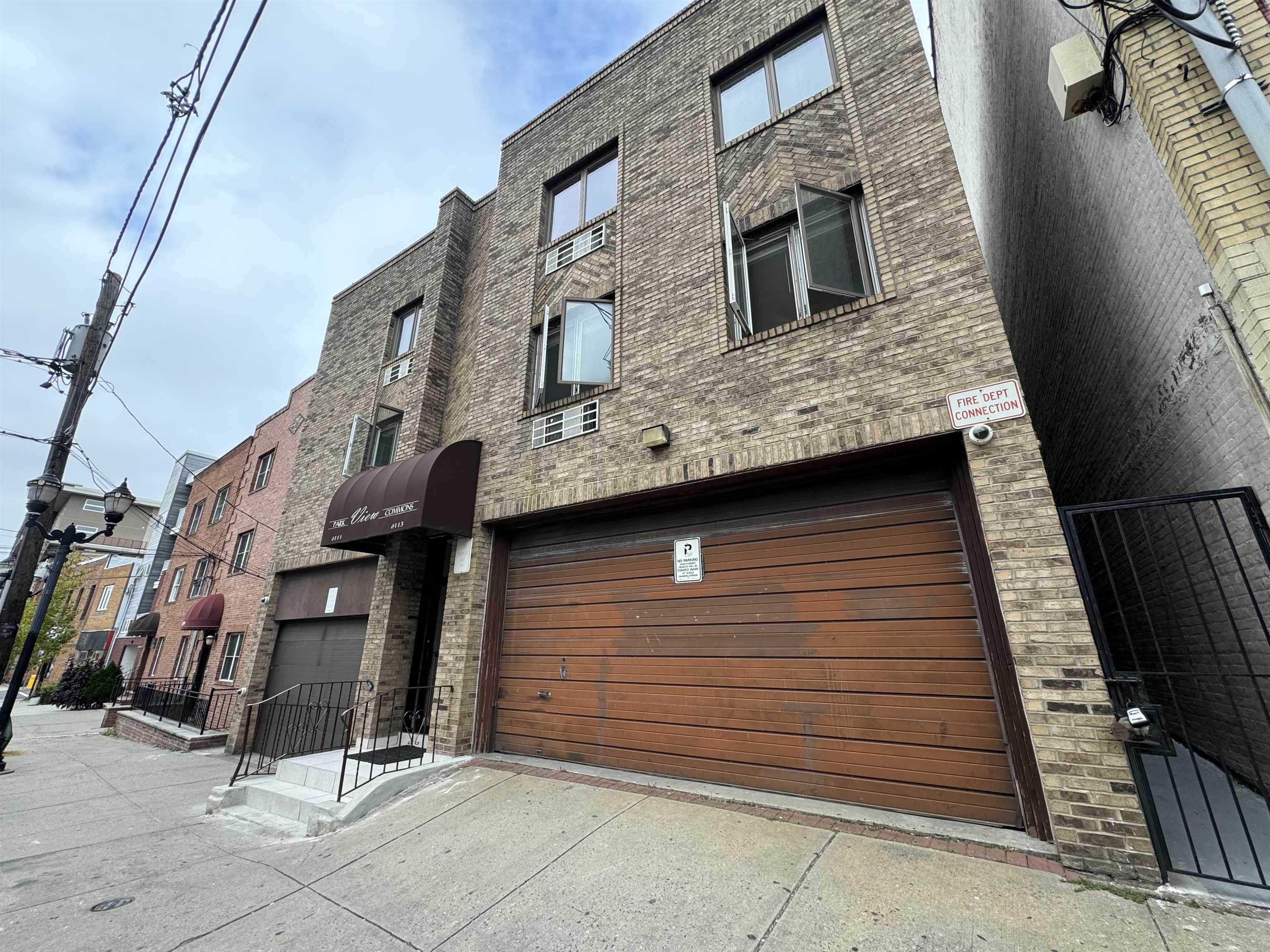 6111 PARK AVE Unit: 2C