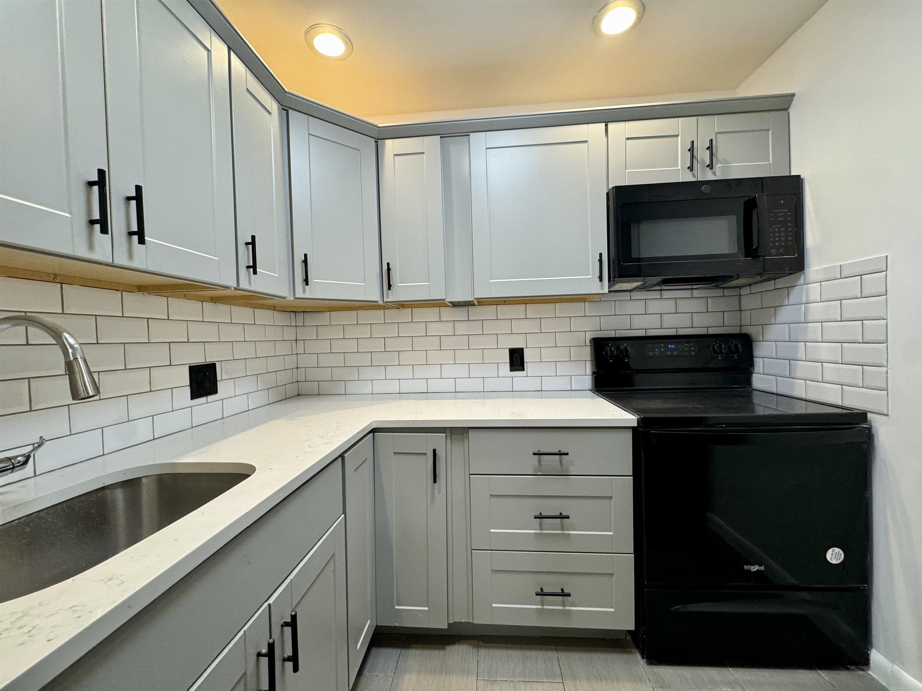 6111 PARK AVE Unit: 2C