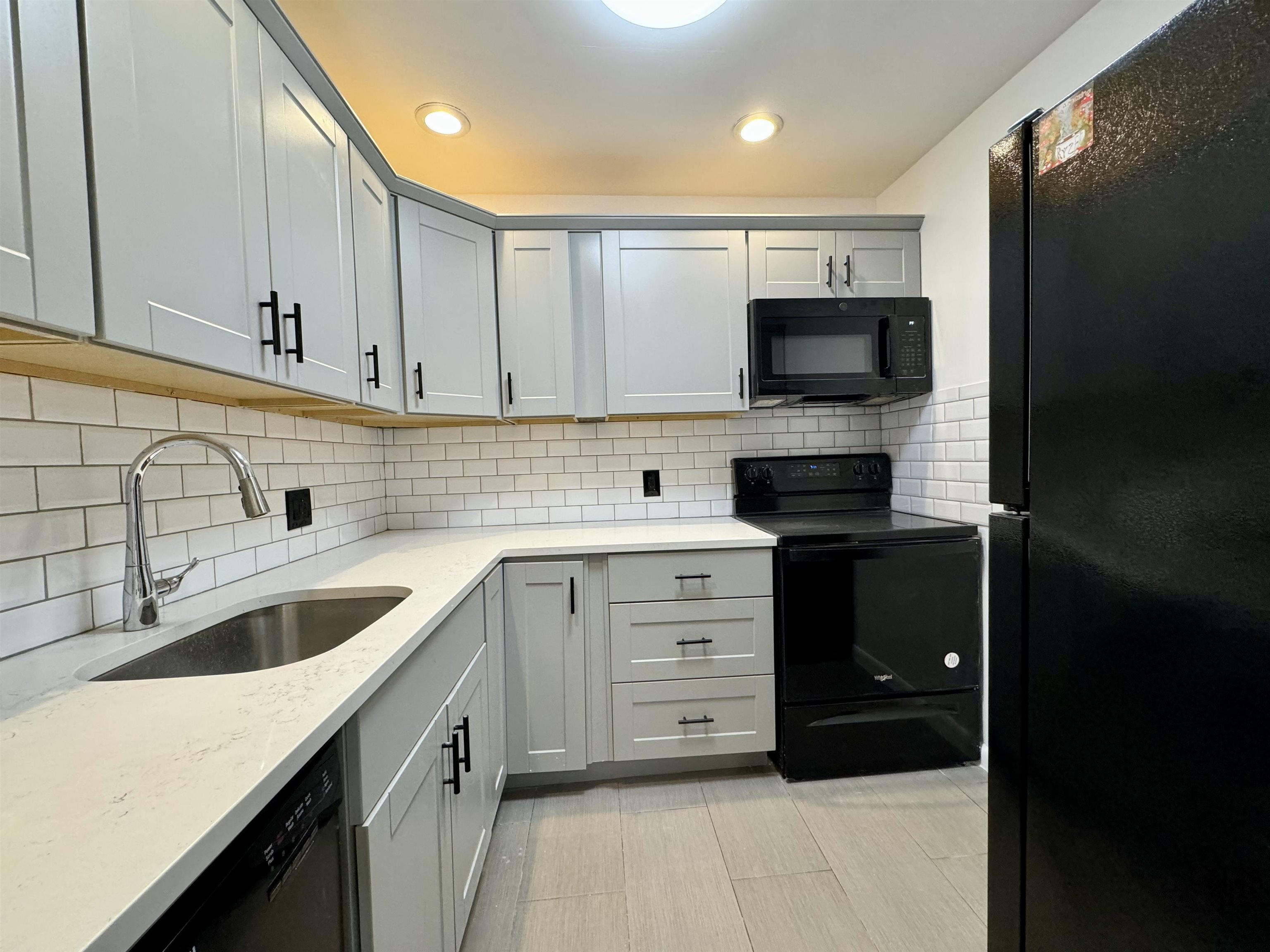 6111 PARK AVE Unit: 2C