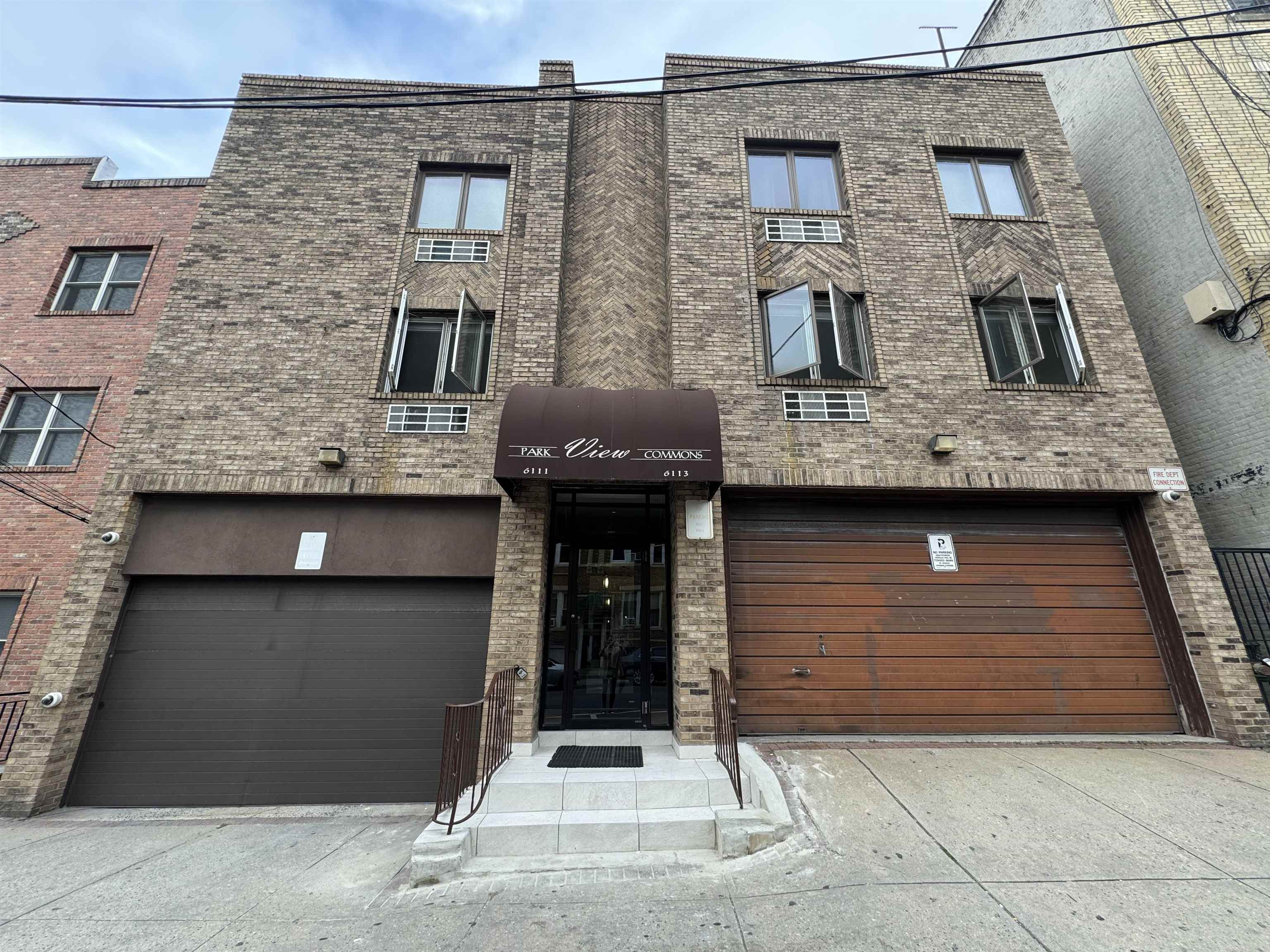 6111 PARK AVE Unit: 2C