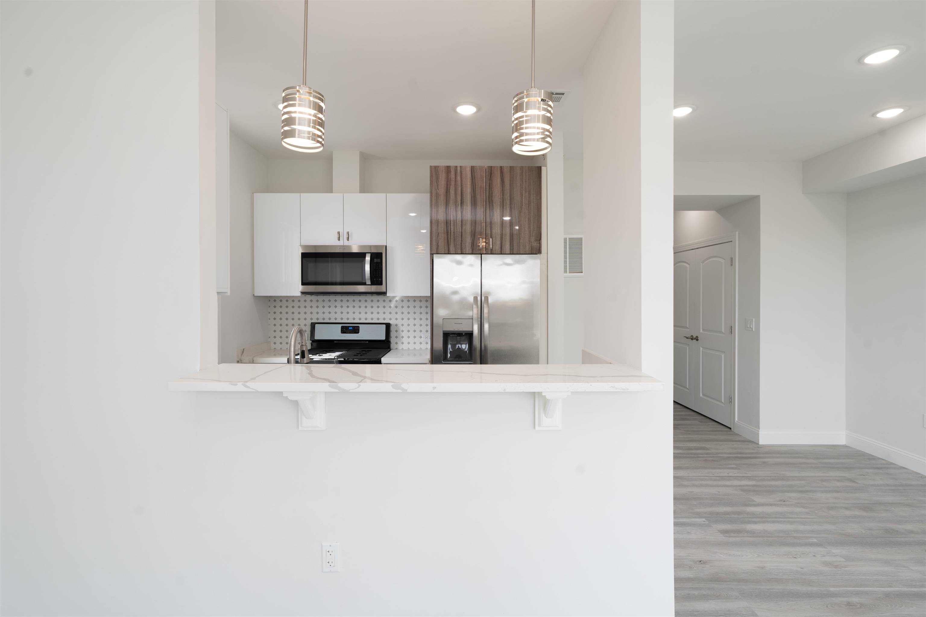 144 BERGEN AVE Unit: 4E