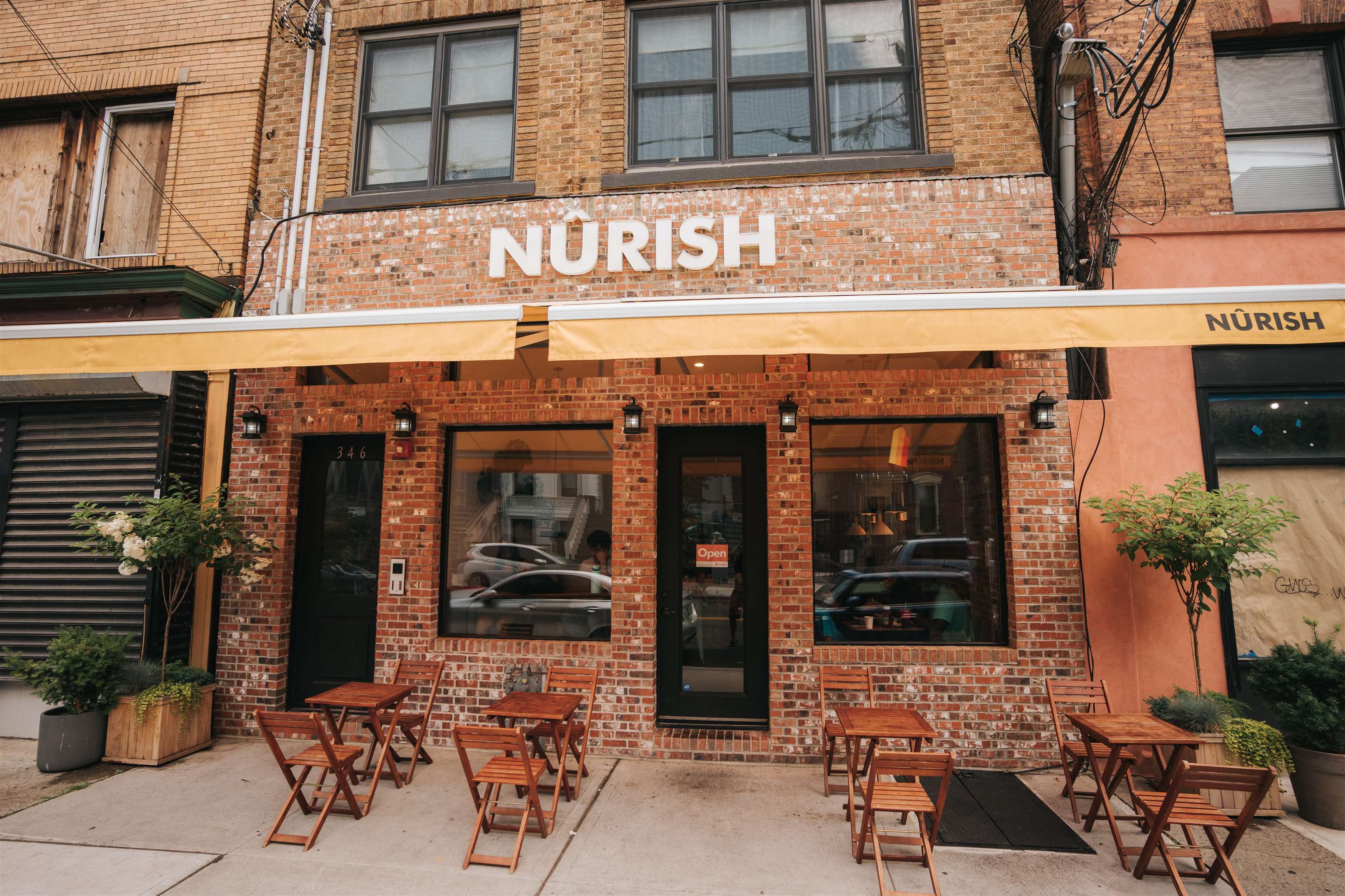 250 VAN HORNE ST Unit: 4