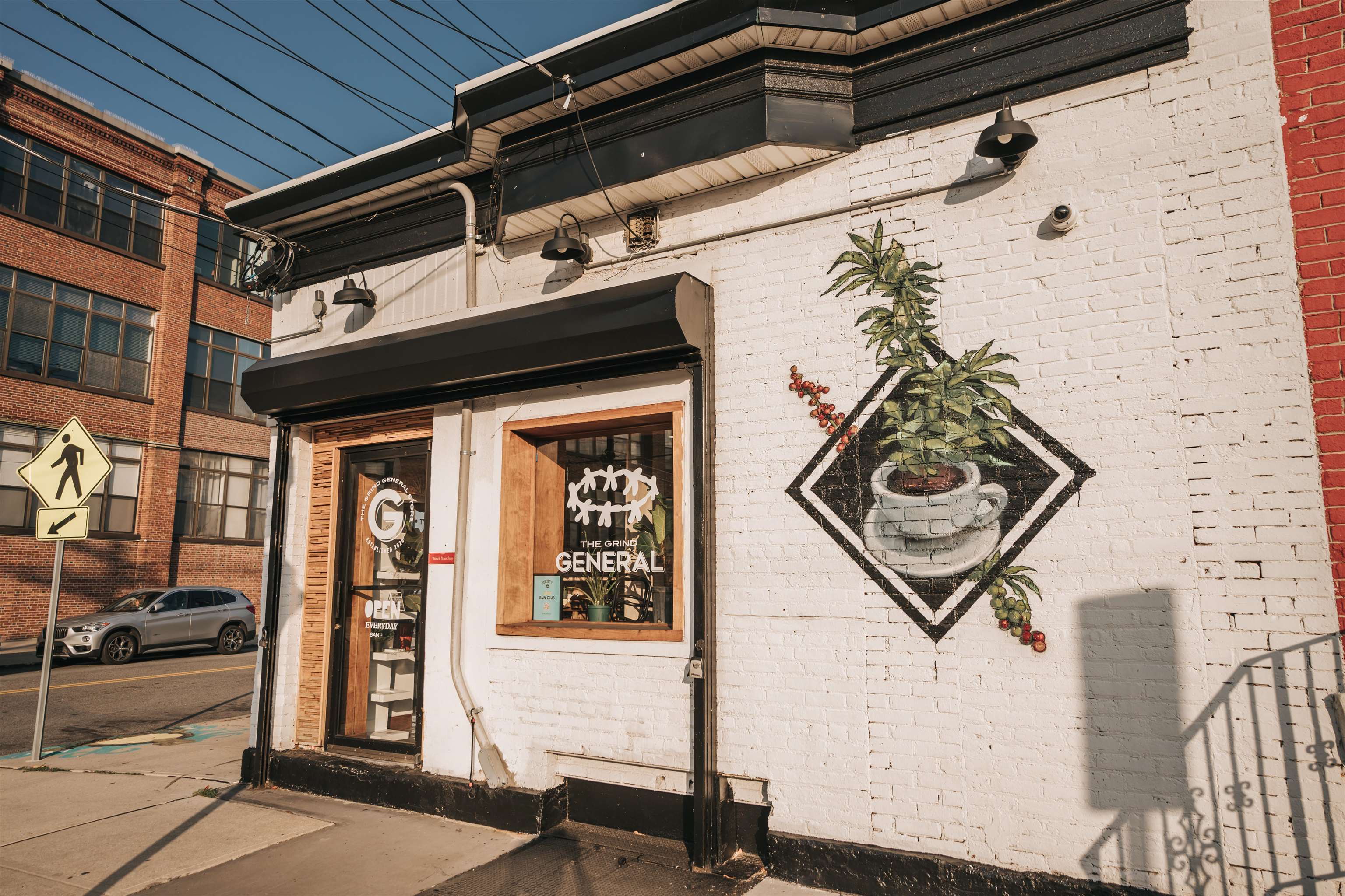 250 VAN HORNE ST Unit: 4