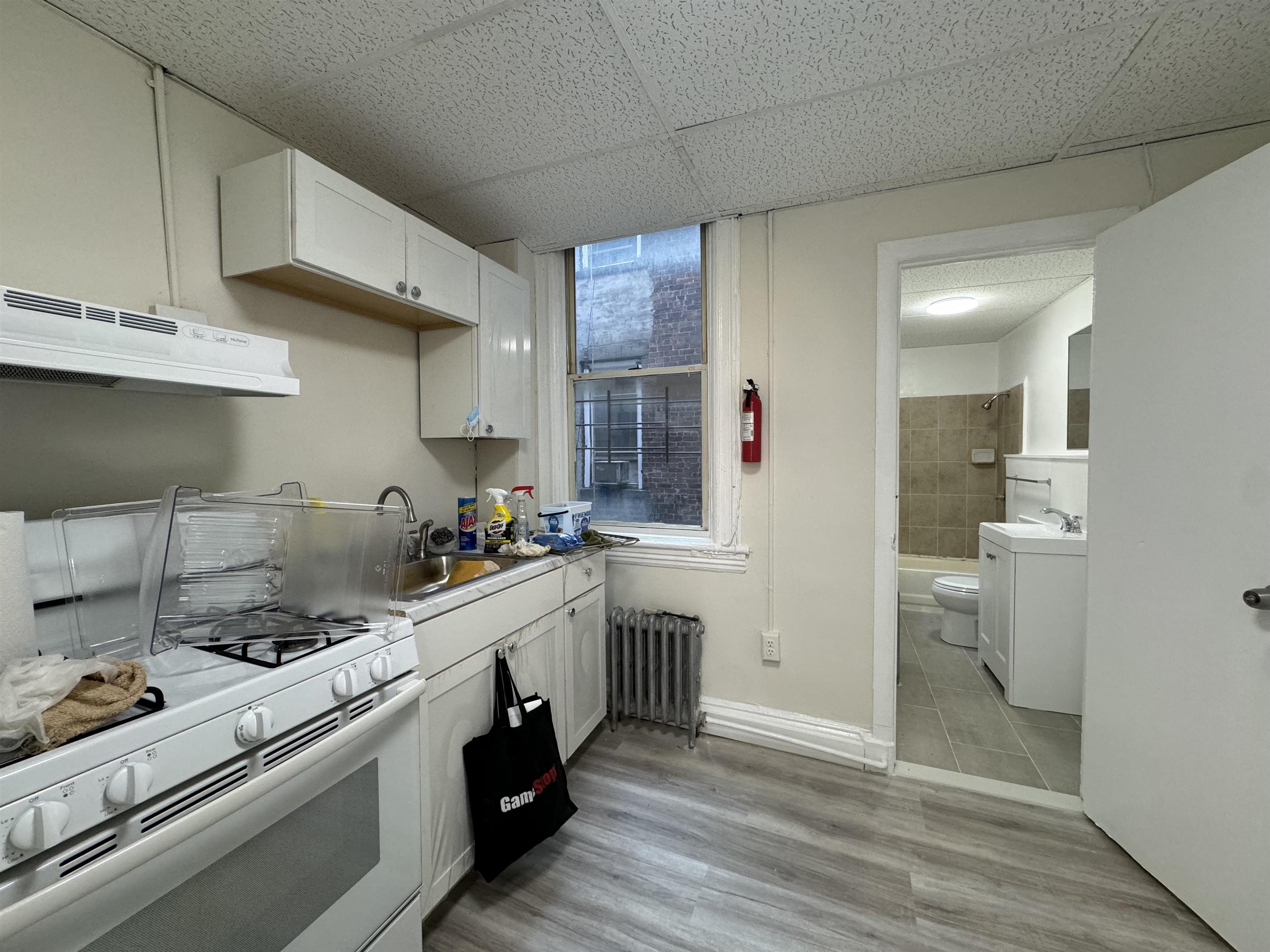 1513 SUMMIT AVE Unit: 5