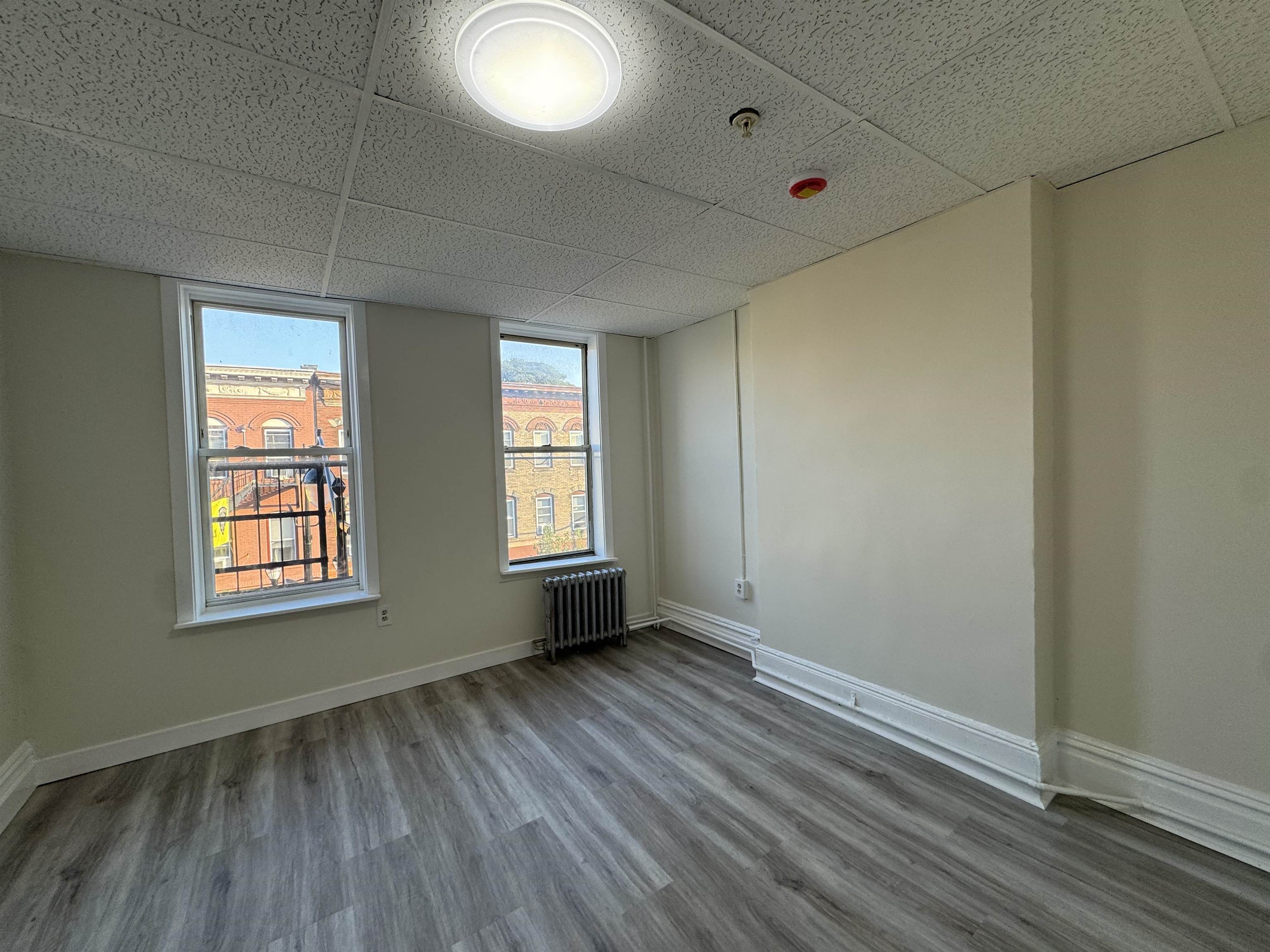 1513 SUMMIT AVE Unit: 5