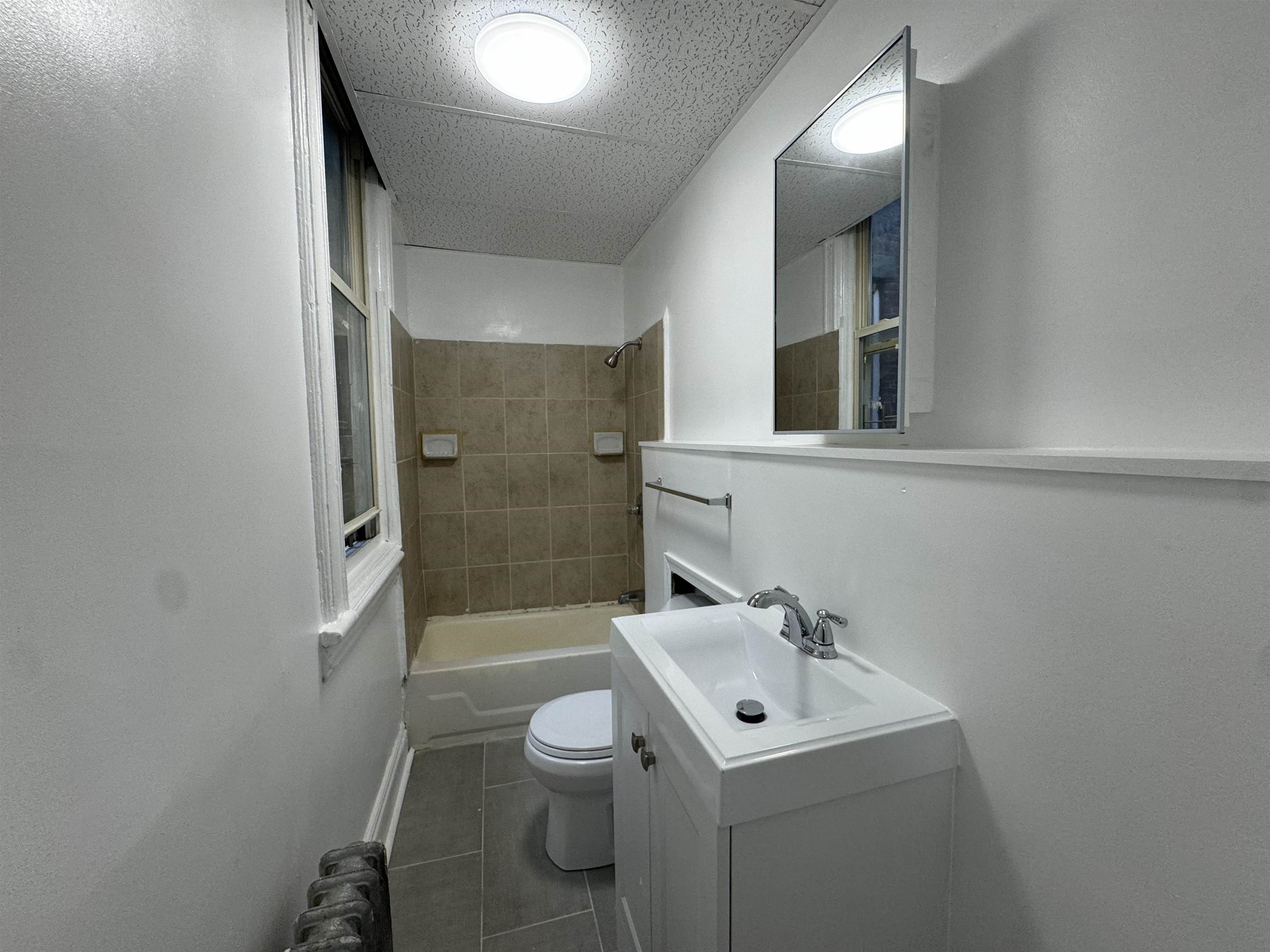 1513 SUMMIT AVE Unit: 5