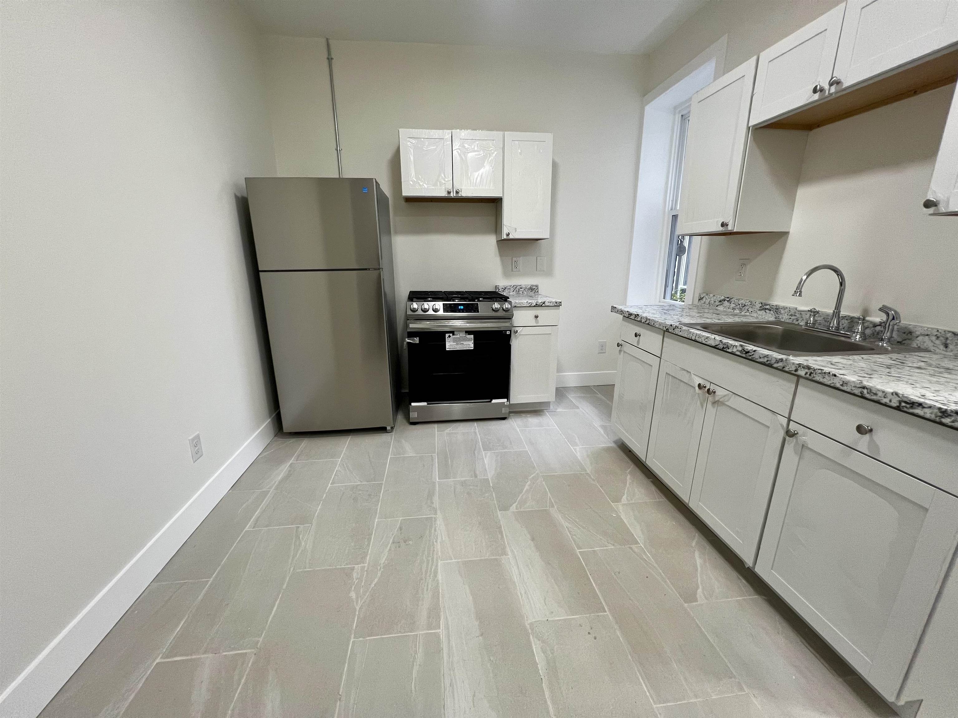 6002 HUDSON AVE Unit: 4