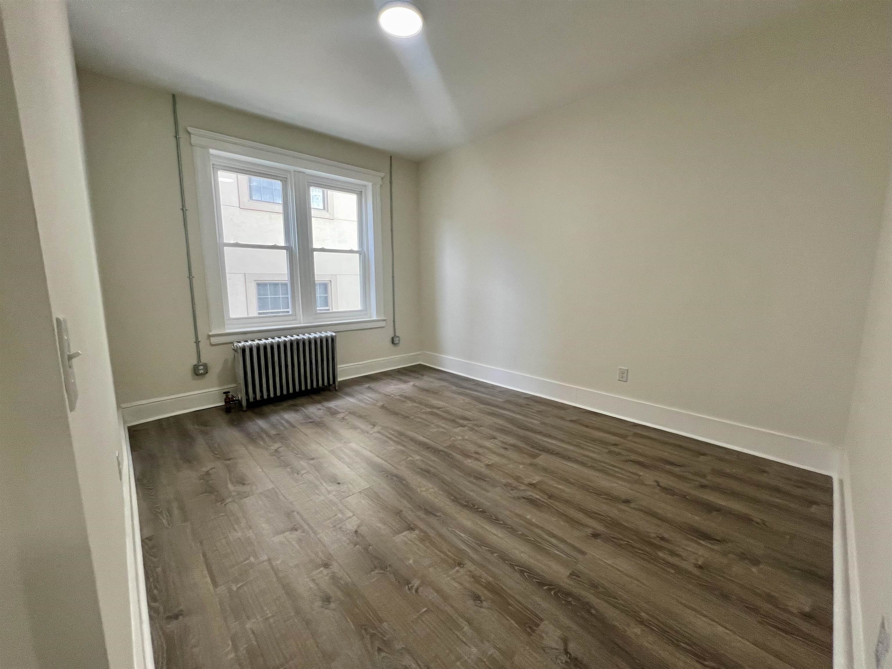 6002 HUDSON AVE Unit: 4