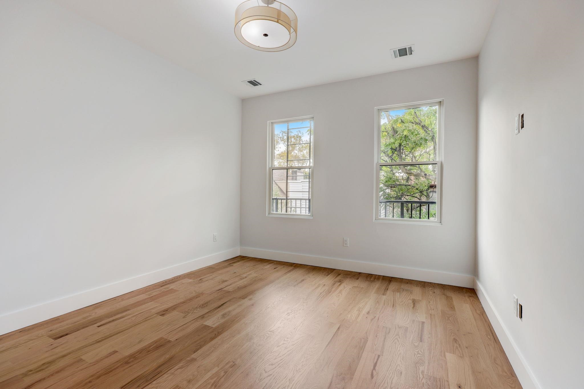 45 BOORAEM AVE Unit: 3