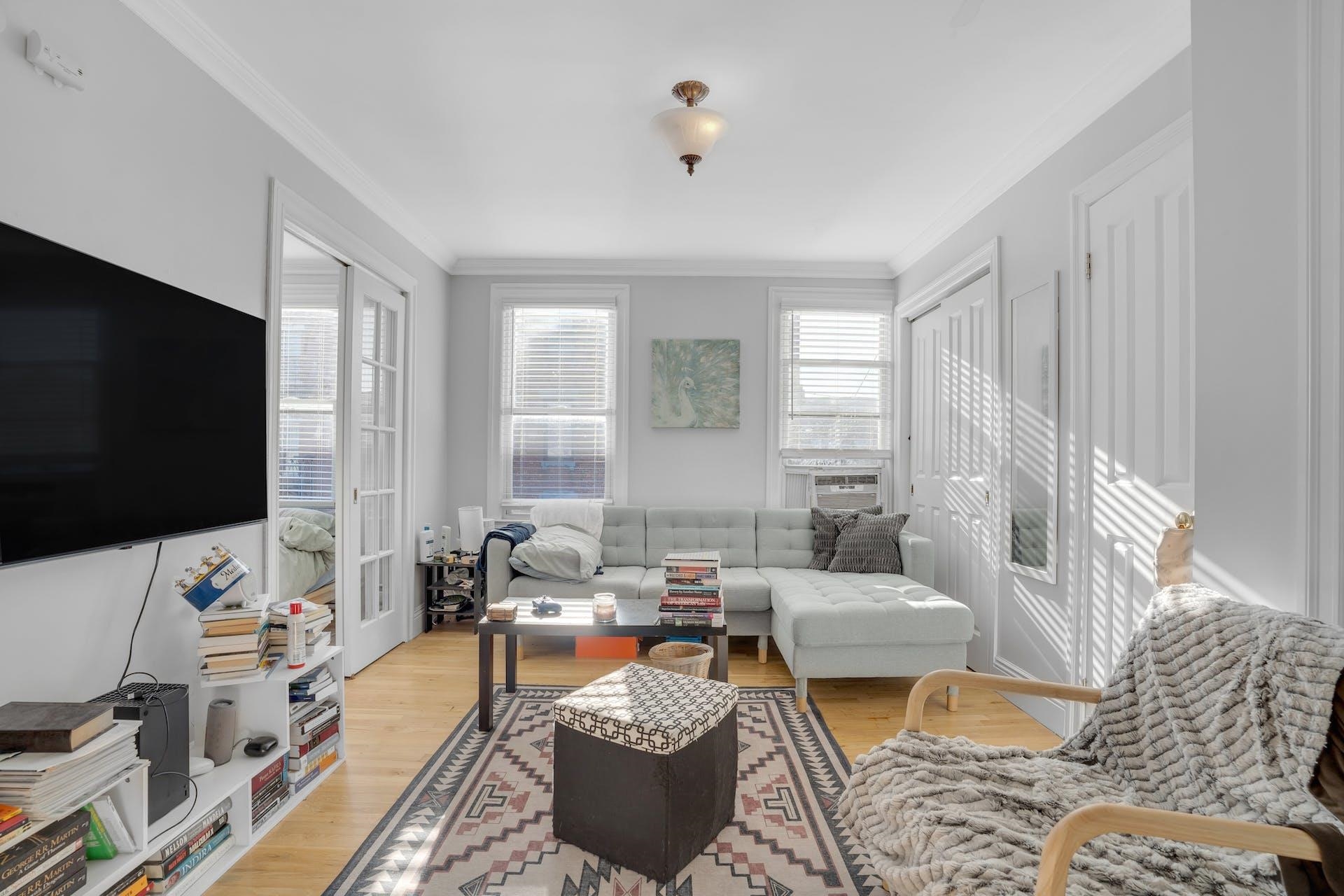 400 2ND ST Unit: 4