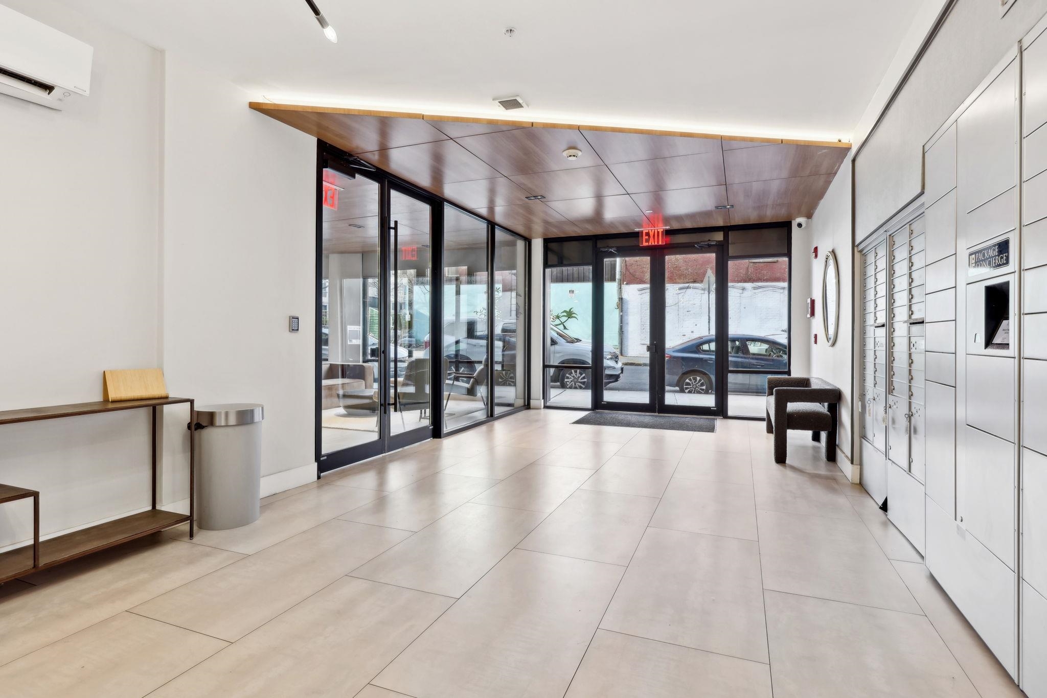 424 ARLINGTON AVE Unit: 207