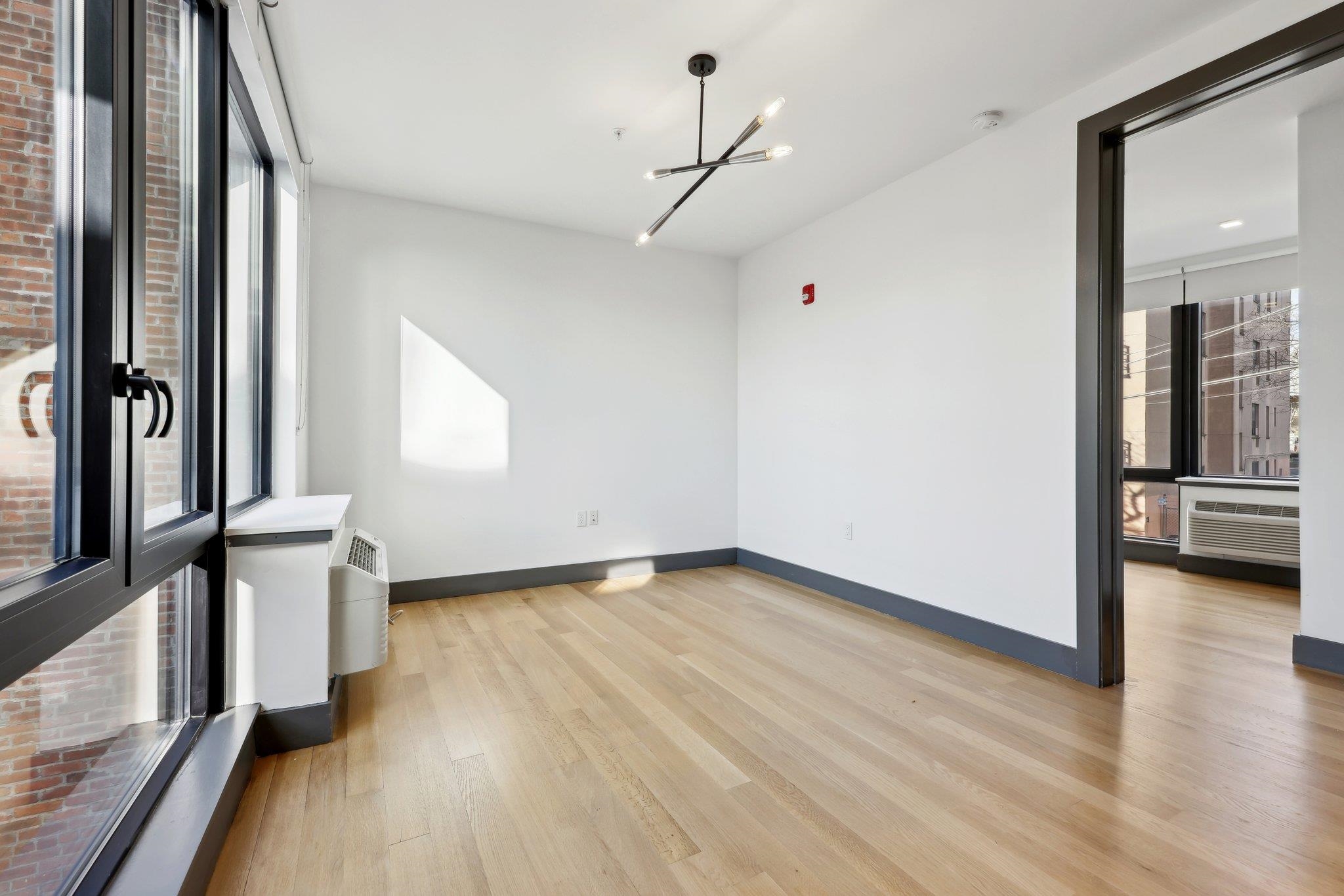 424 ARLINGTON AVE Unit: 207