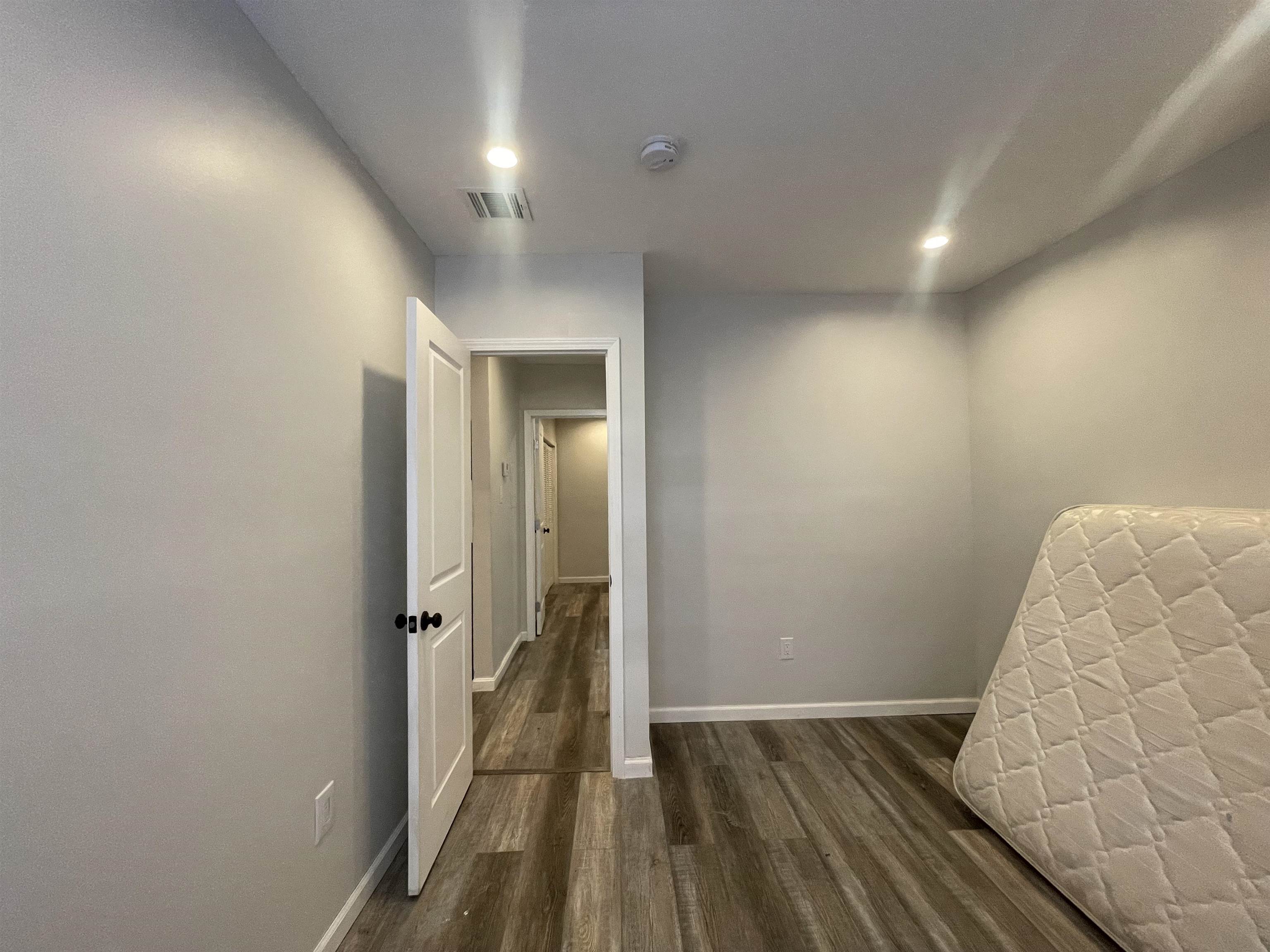 120 OGDEN AVE Unit: 1