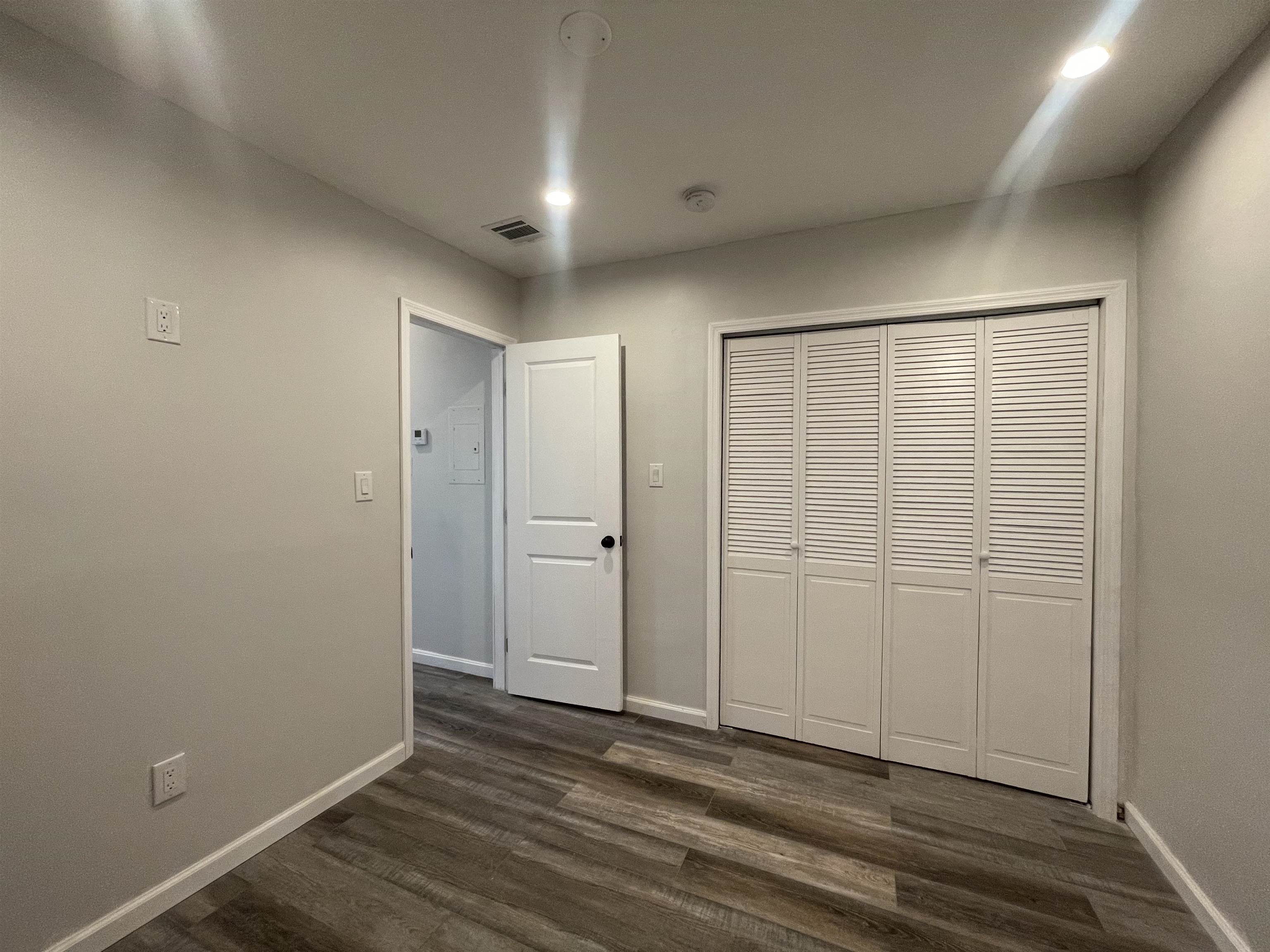 120 OGDEN AVE Unit: 1