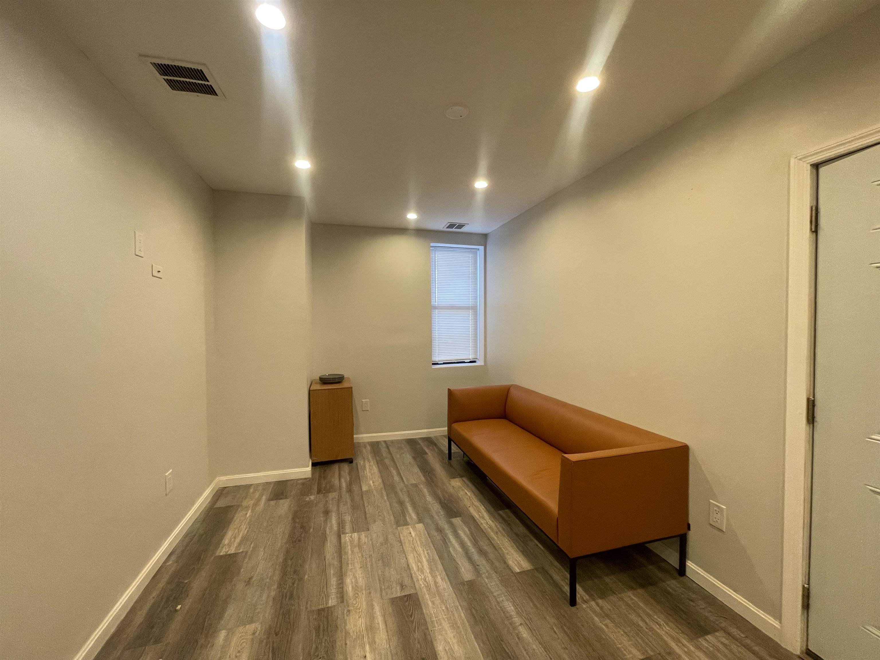 120 OGDEN AVE Unit: 1