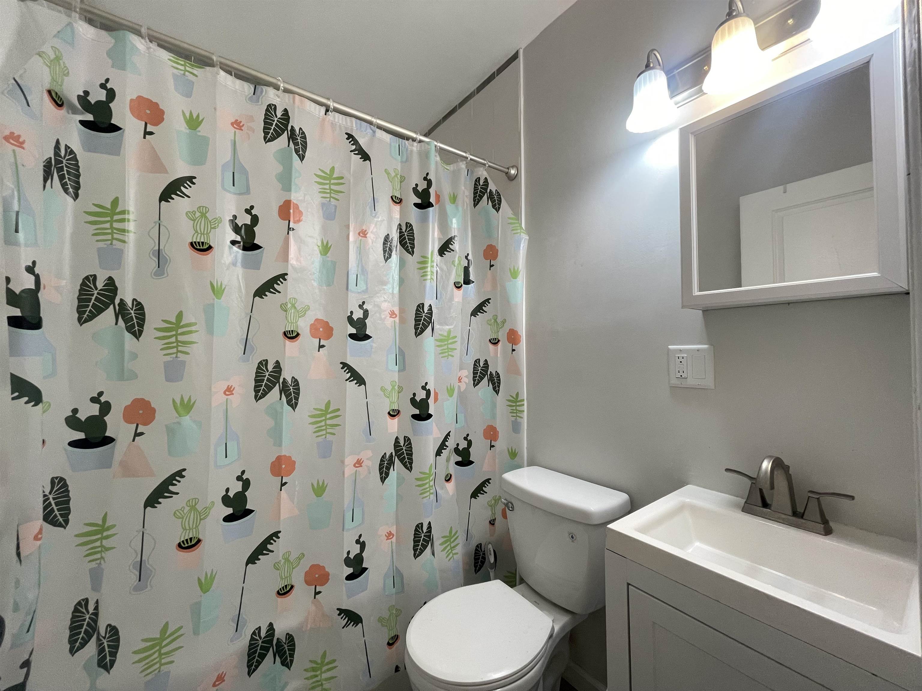 120 OGDEN AVE Unit: 1