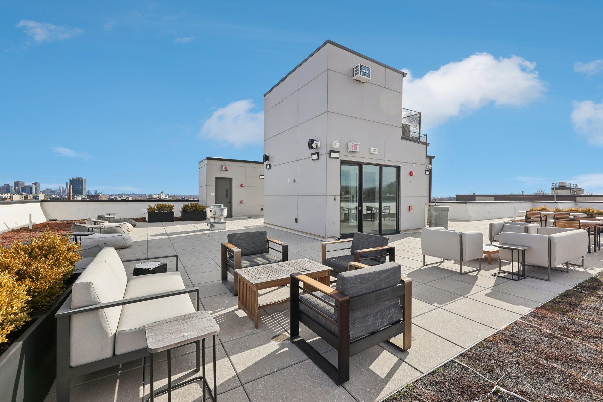 424 ARLINGTON AVE Unit: 505