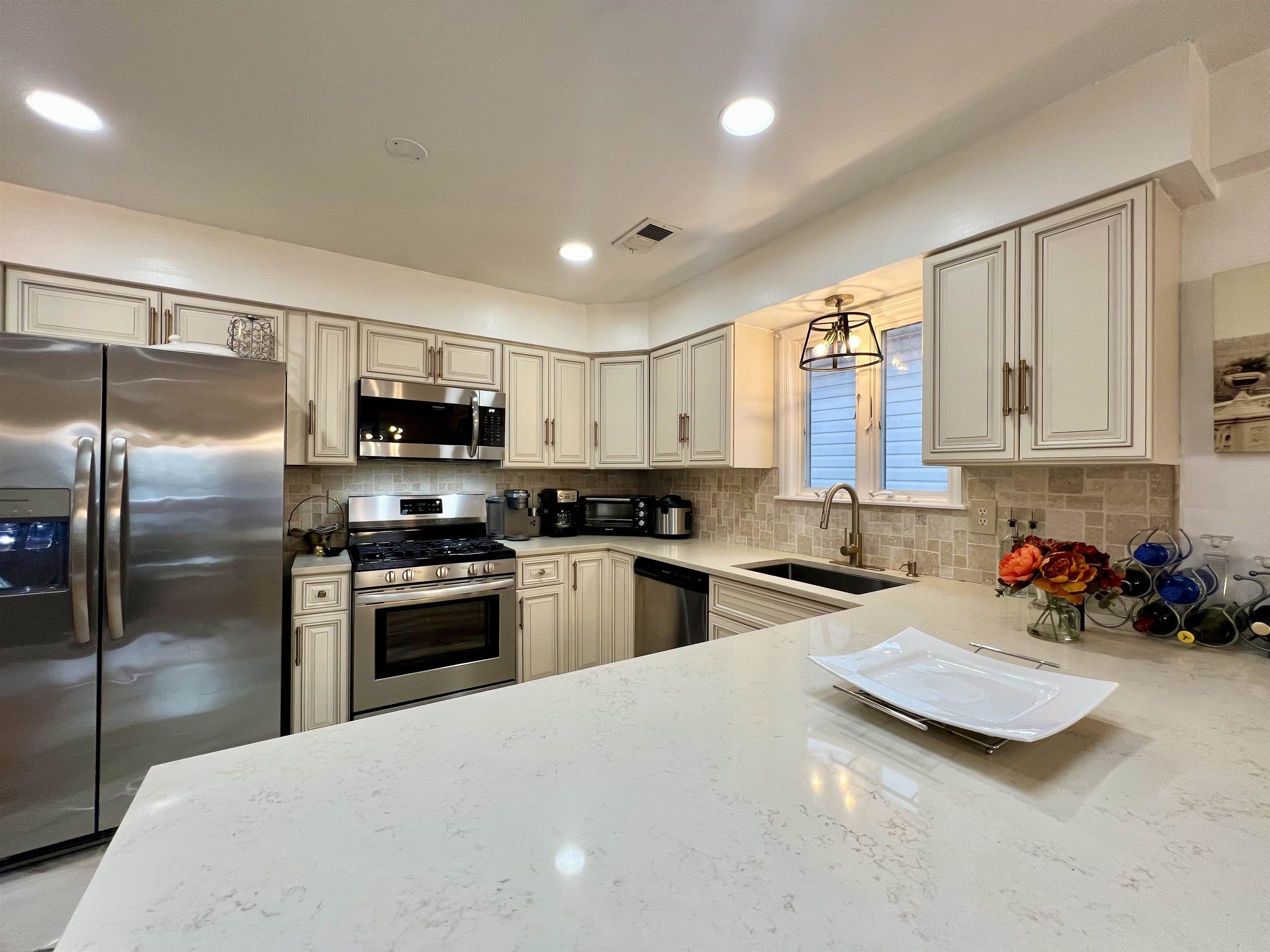 253 TERRACE AVE Unit: 2