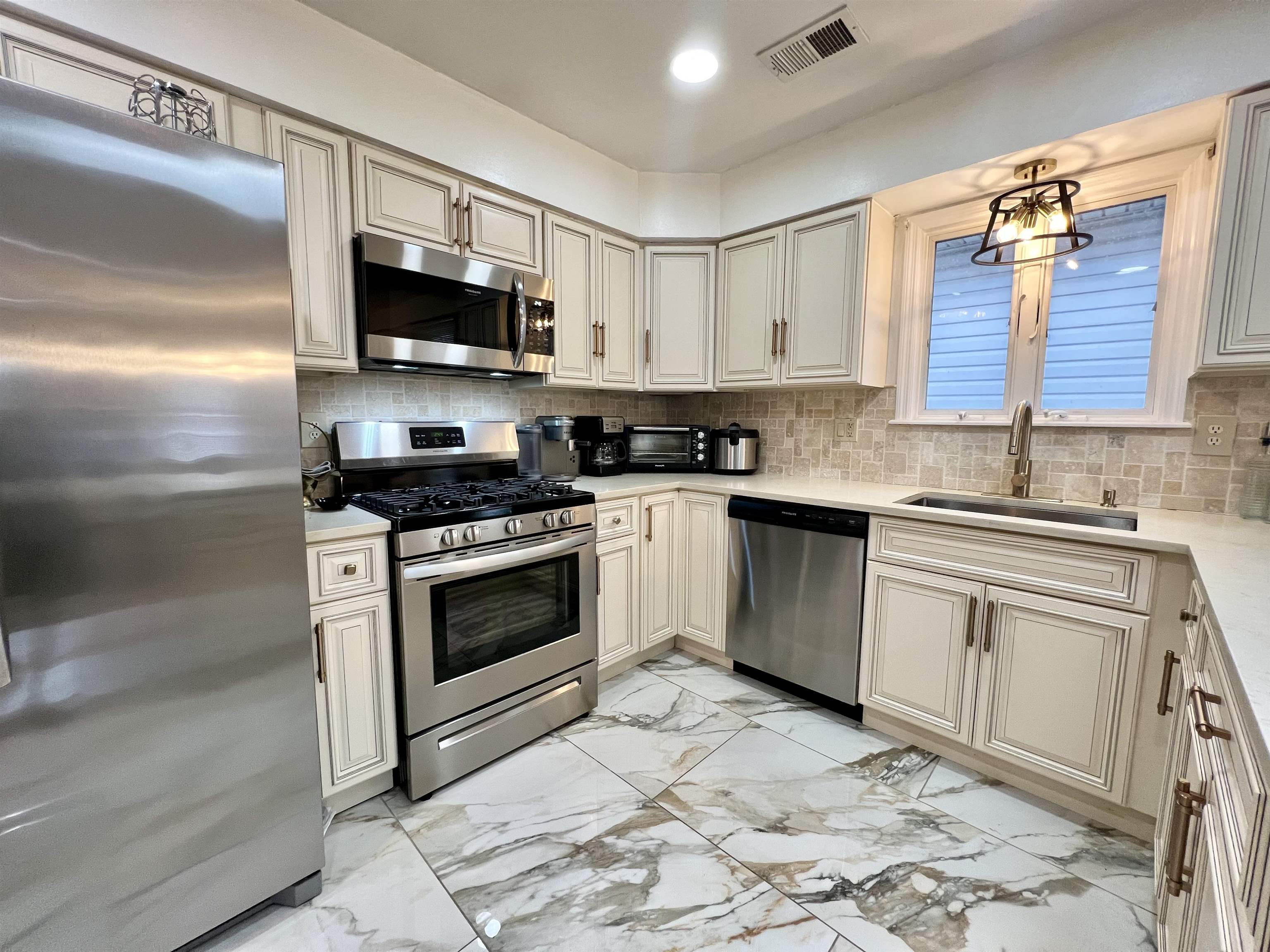 253 TERRACE AVE Unit: 2