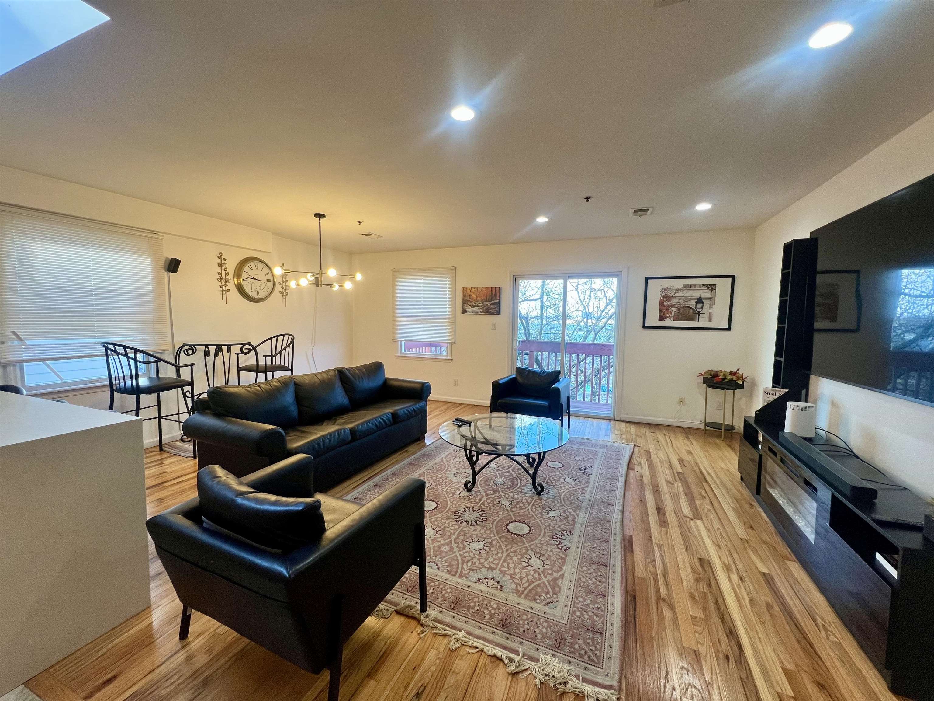 253 TERRACE AVE Unit: 2
